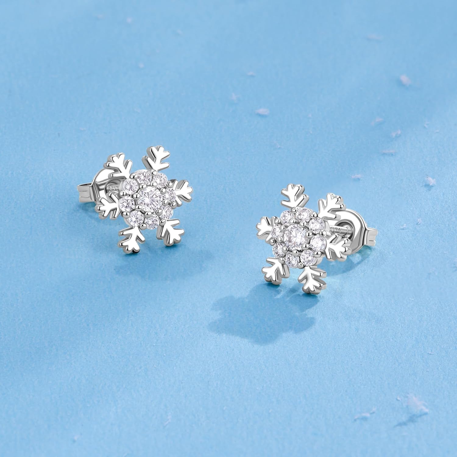 Thumbnail 5 de MACACHII 3 Pairs Christmas Earrings in 925 Sterling Silver – Santa Hat, Tree & Snowflake Stud Set