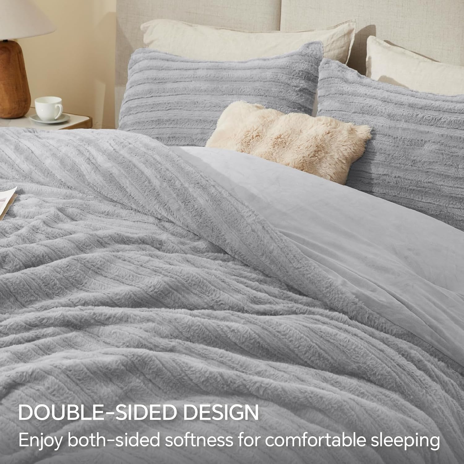 Detalle 2 de BEDELITE Faux Fur King Comforter Set, Light Gray Striped Plush Design