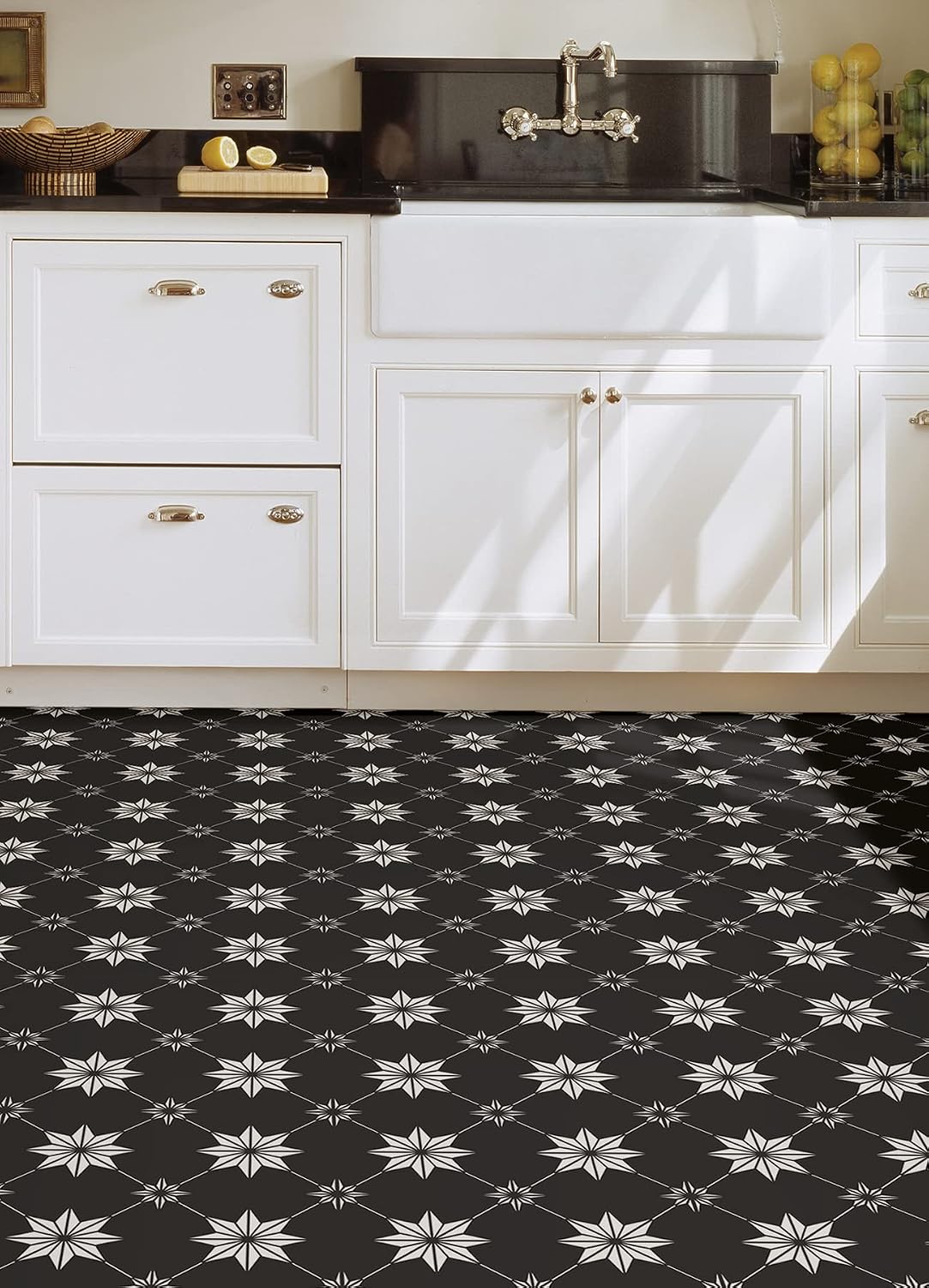 Detalle 1 de Rigel Peel & Stick Floor Tiles (Black & White, 12 x 12 inches)