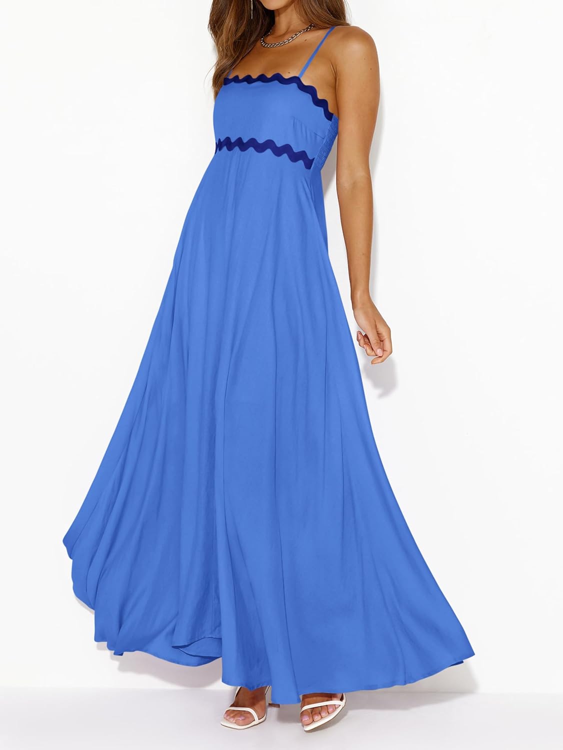Detalle de PRETTYGARDEN Women's Spaghetti Strap Maxi Dress – Boho Smocked Back, 2026 Summer