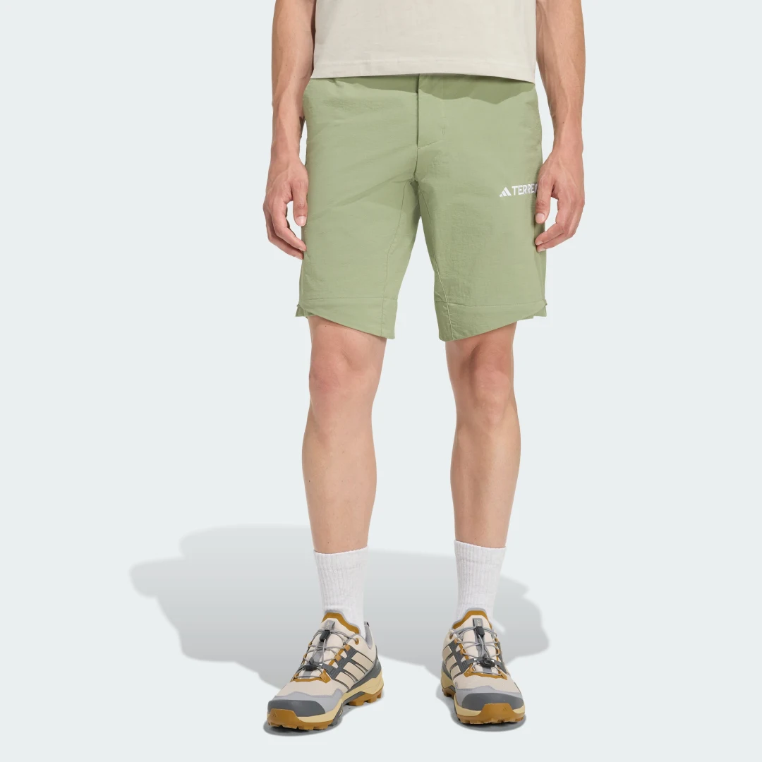Detalle 2 de Pantalón Terrex Multi Zip-Off de Adidas: versatilidad para actividades al aire libre