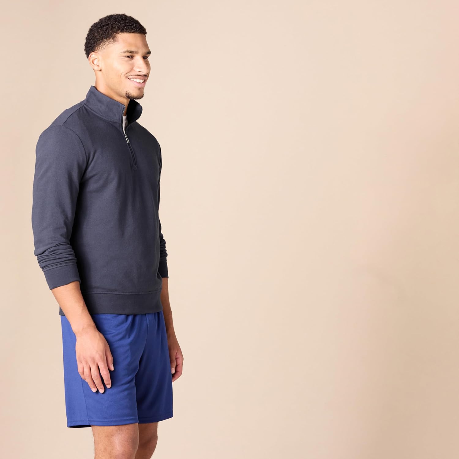 Thumbnail 2 de Amazon Essentials Men’s Lightweight French Terry Quarter-Zip Mock Neck Jumper