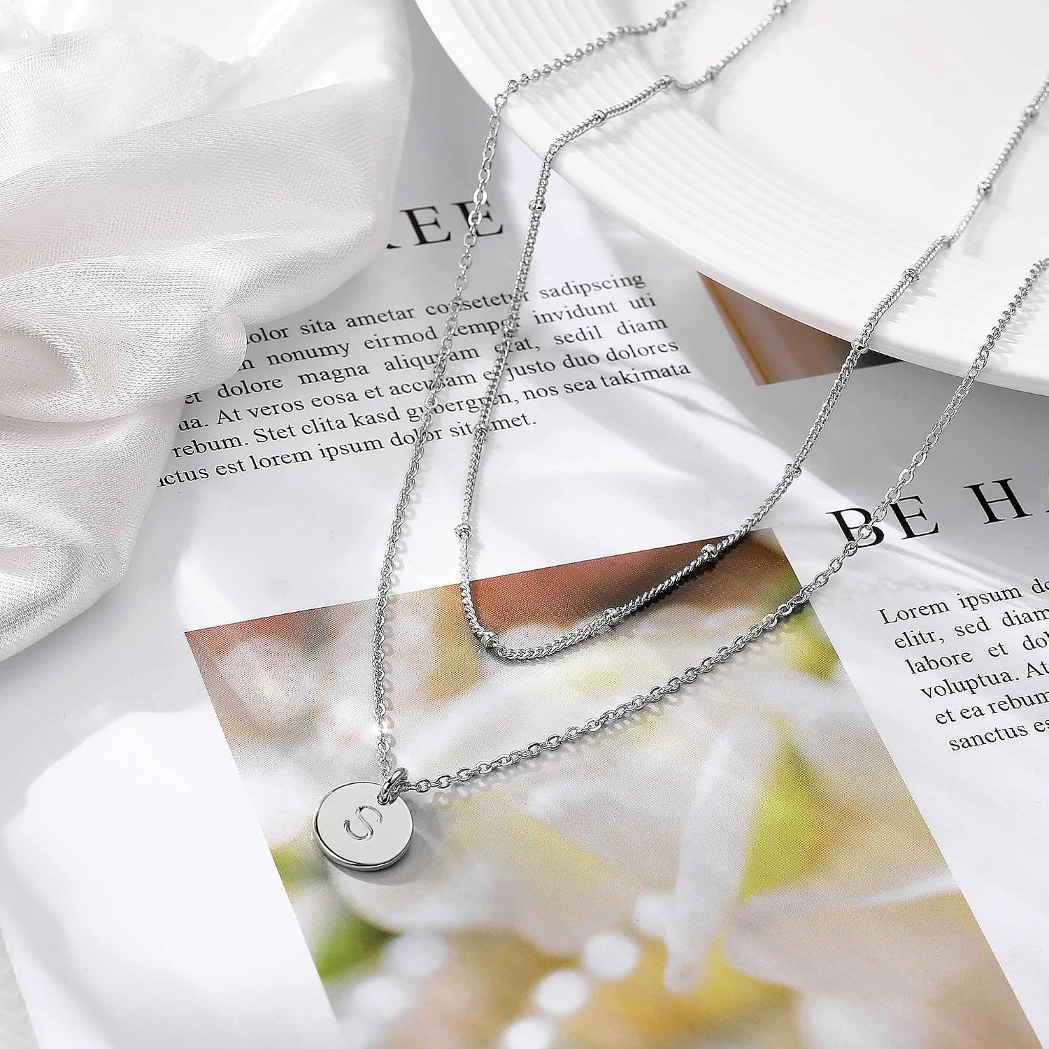 Detalle 2 de TINGN Chaîne avec lettres pour femme – Or 14 carats, double face gravée, maillage gravé, collier initial en couches