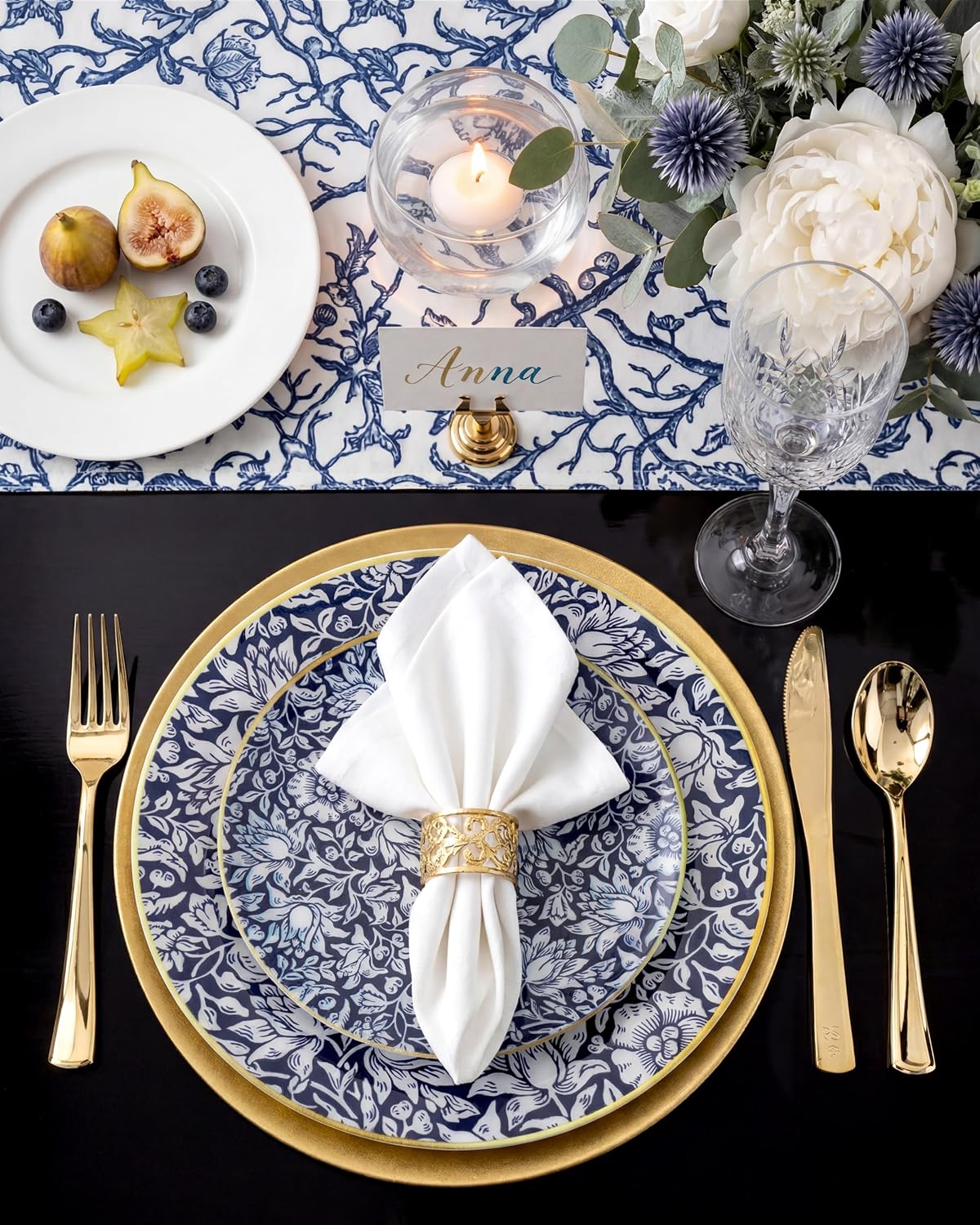 Detalle de Hioasis Blue Floral Plastic Plates, 60-Piece Set with Gold Rim