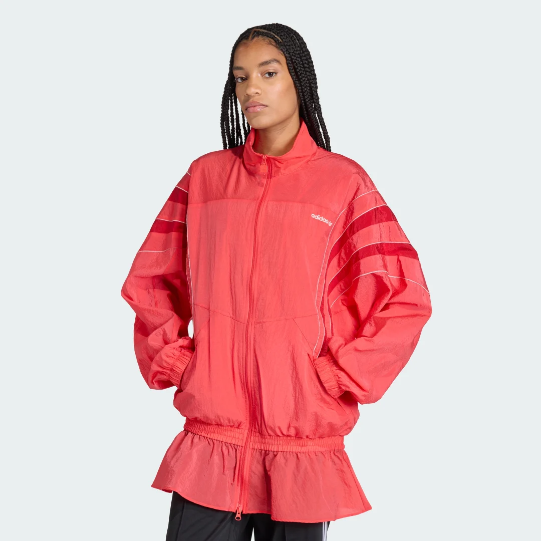 Detalle de CHAQUETA DEPORTIVA TÉCNICA SANTIAGO de Adidas — Rojo