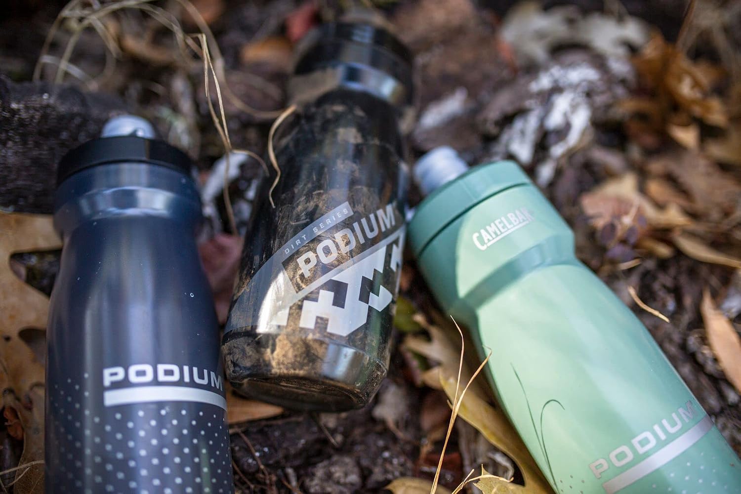 Detalle de CamelBak ポディウム チル 620ml 自転車用ボトル、断熱構造・バイトバルブ、ホワイト/ブラック