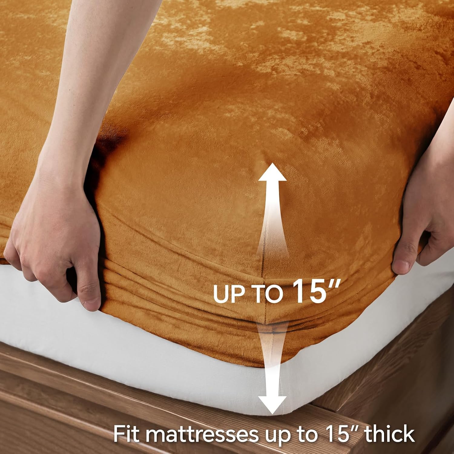 Detalle de BEDELITE Twin XL Velvet Fitted Sheet and Pillowcase Set, Burnt Orange