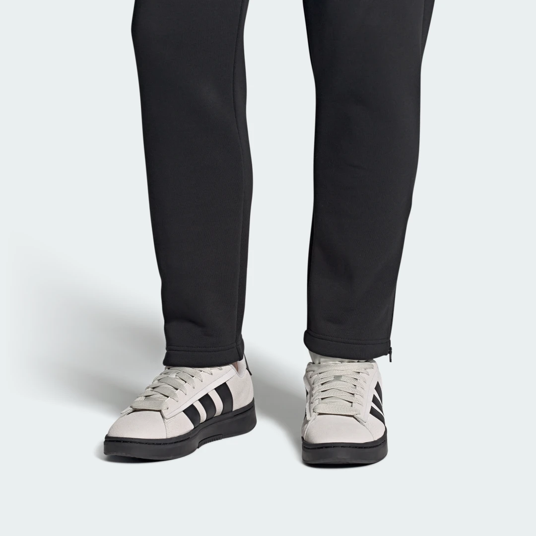 Thumbnail 1 de Adidas Grand Court Alpha: zapatilla gris para uso diario y looks modernos