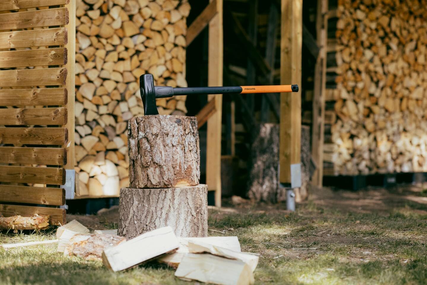 Detalle 2 de Fiskars X46 klyvhammare – 2-i-1-yxa och hammare, 4,6 kg