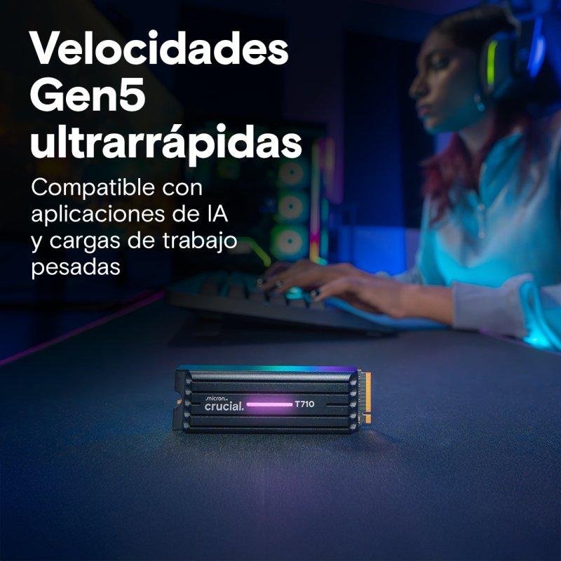 Detalle de Crucial T710 2TB: SSD M.2 NVMe PCIe 5.0 con disipador para alto rendimiento