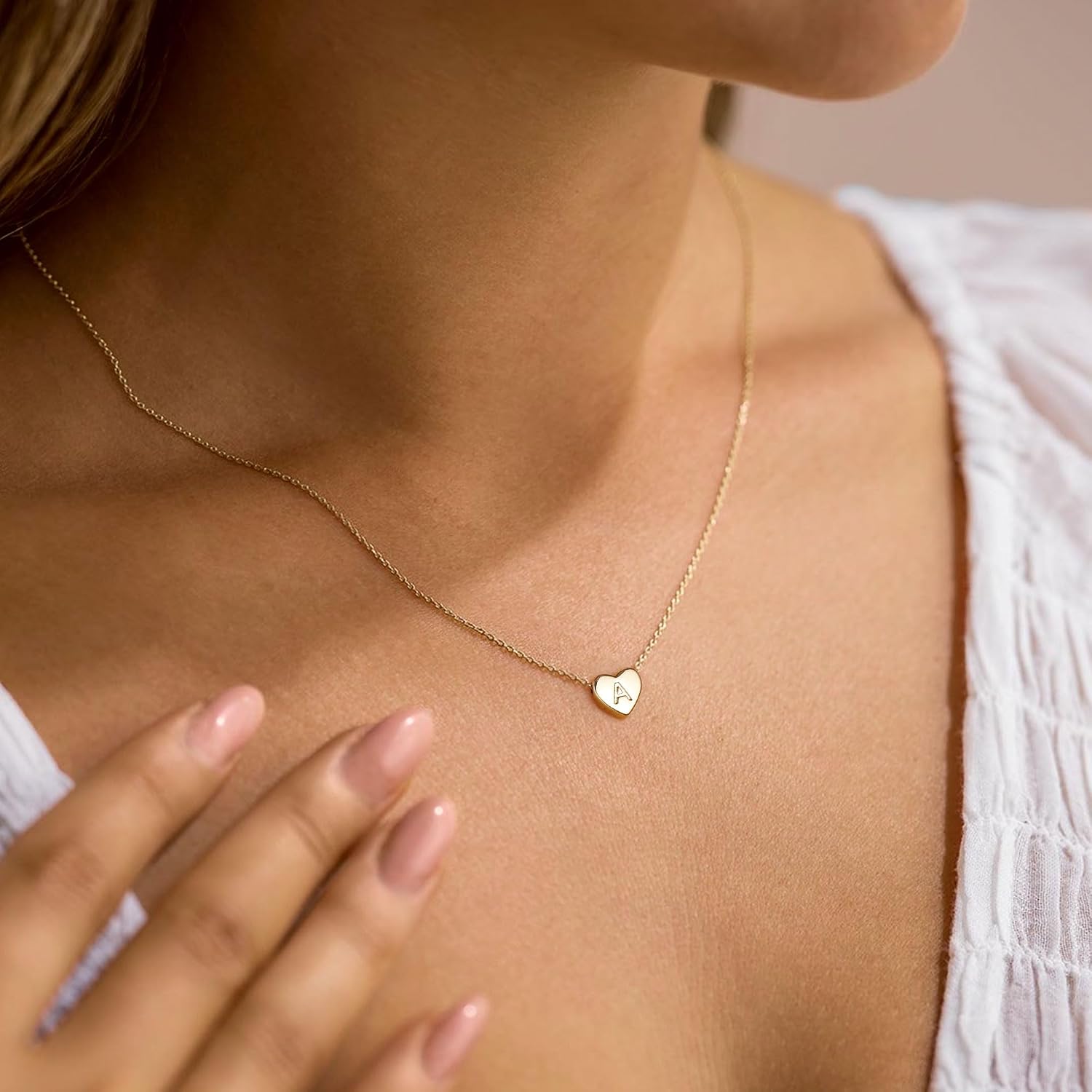 Detalle de TINGN Cuore Initial Collane: Collana con Cuore e Lettera R in oro riempito 14K per Donne e Ragazze