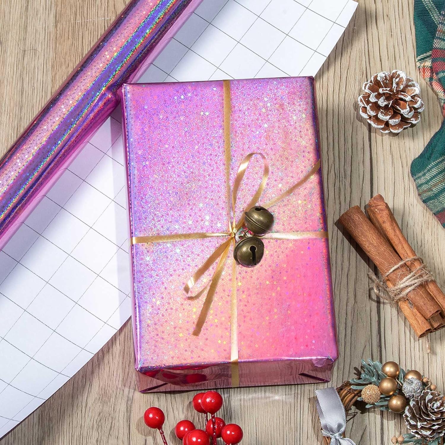 Thumbnail 1 de Wikadlik Pink Wrapping Paper with Holographic Stars