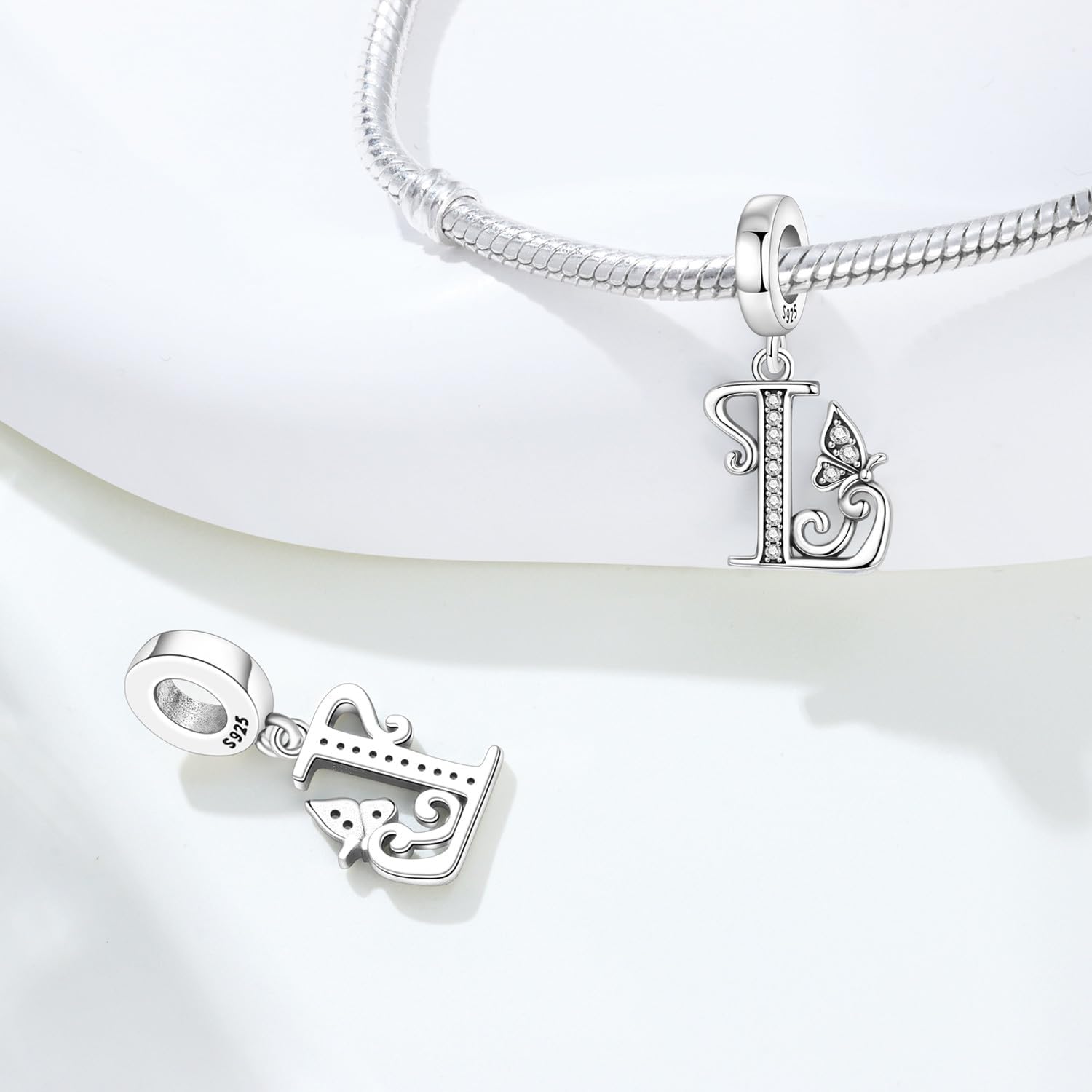 Detalle de CYCUFF Ciondolo a forma di lettera A farfalla in argento 925 per braccialetti e collane