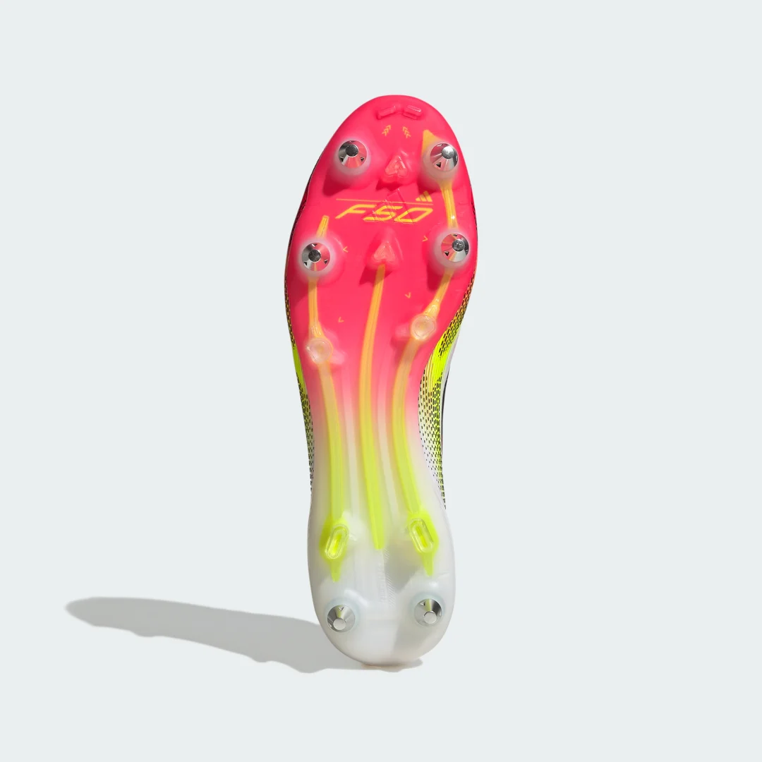 Detalle de Bota de fútbol Adidas F50 Elite para césped natural húmedo