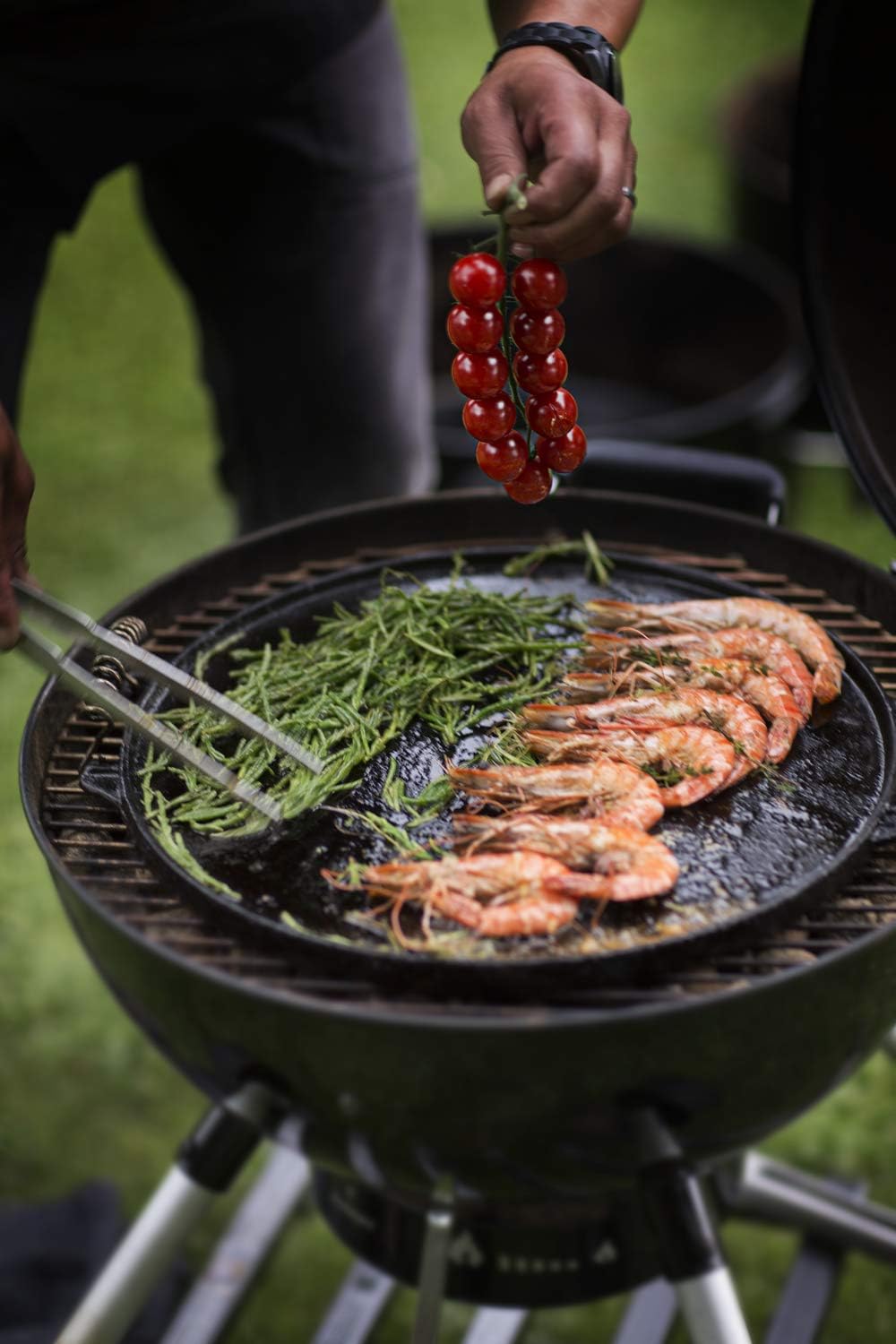 Detalle de RÖSLE Spitzzange 31 cm – hochwertige Zange zum präzisen Wenden und Greifen beim Grillen und Braten