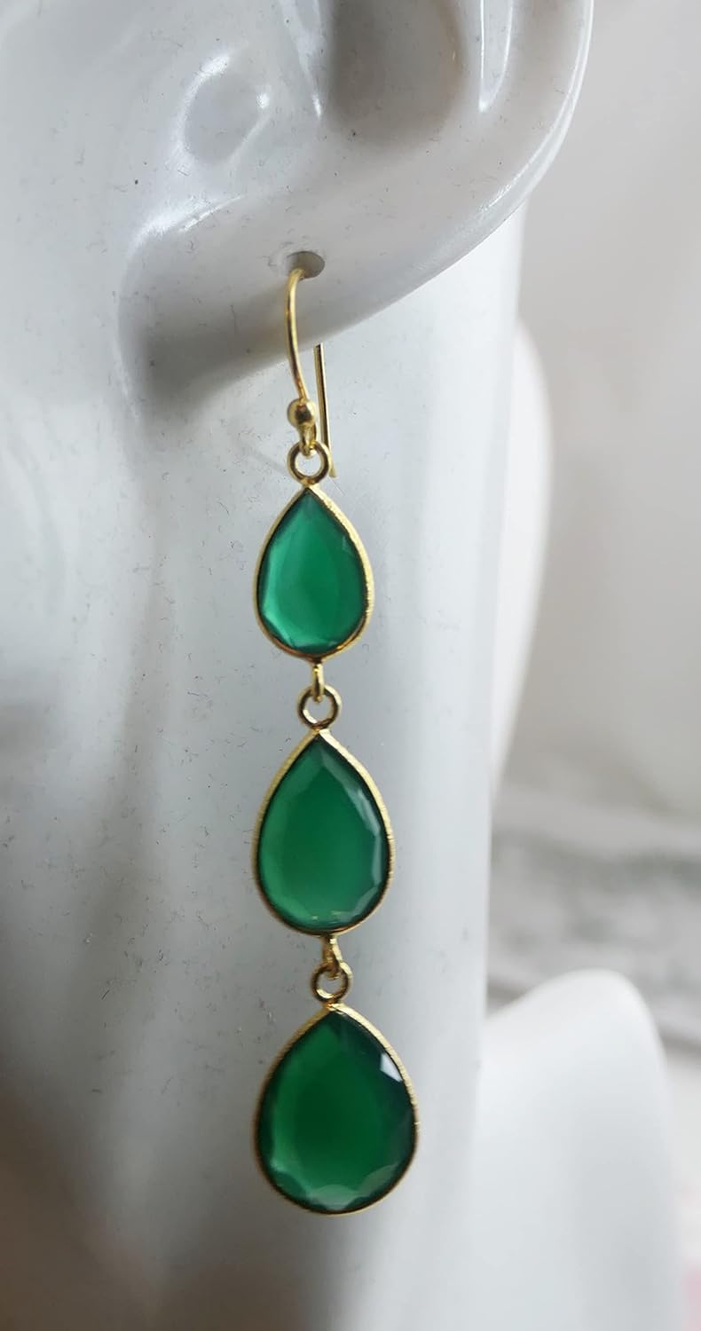 Detalle 2 de Grüner Onyx Ohrringe vergoldet 925 Sterling Silber – handgefertigte Statement-Ohrringe mit drei Tropfen pro Seite