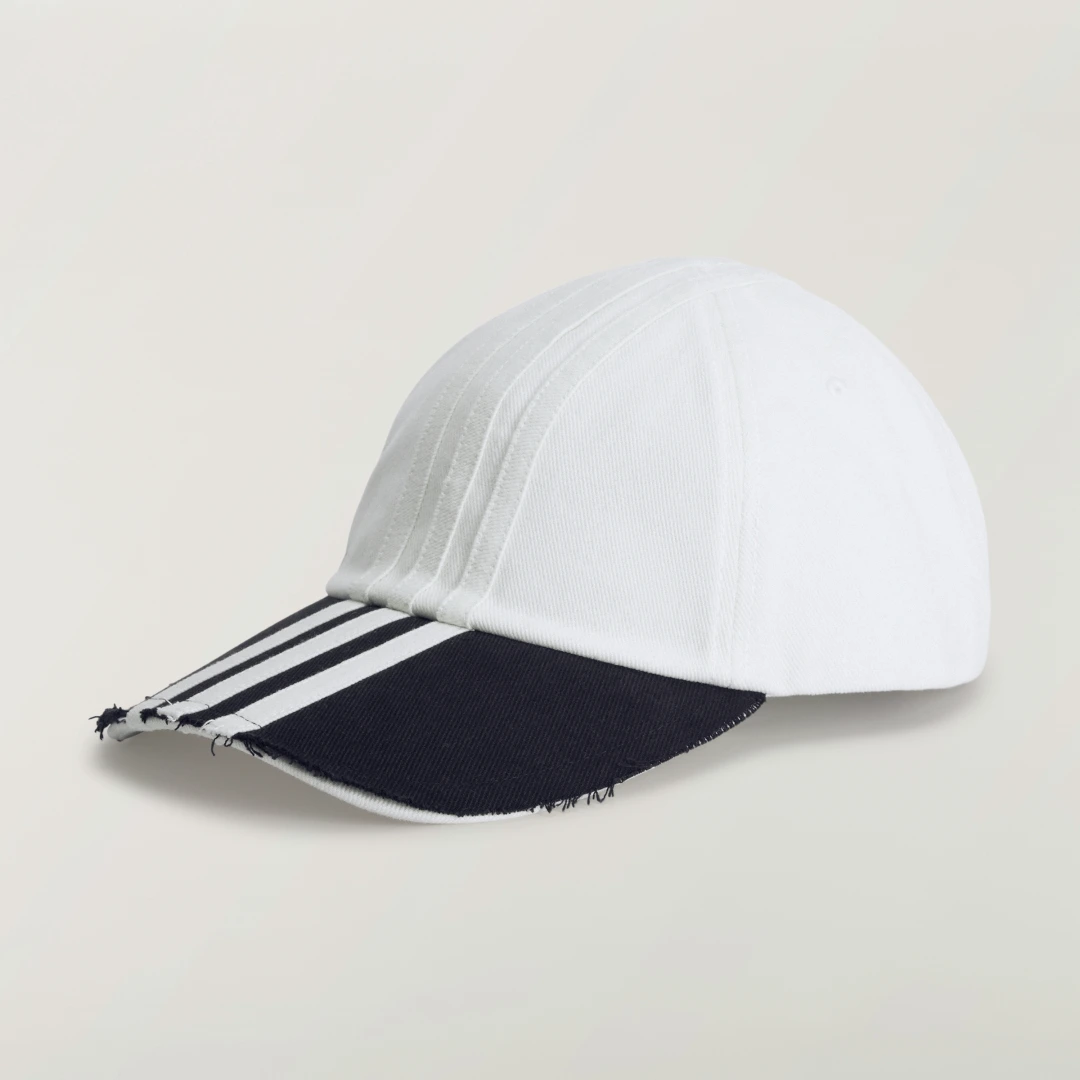 Detalle de GORRA Y-3 STRIPES de Adidas – Blanco