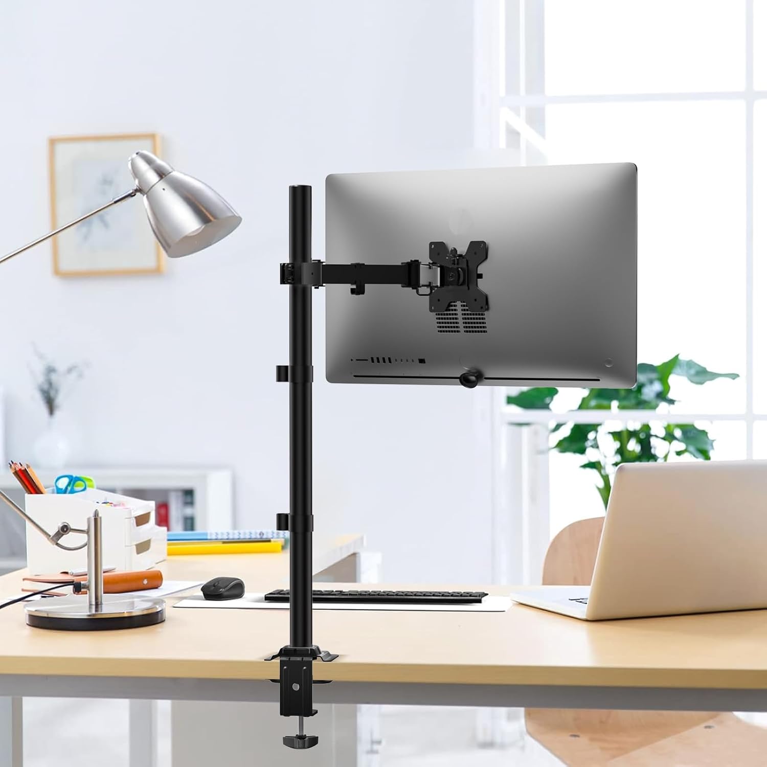 Detalle de WALI Extra Tall Single Monitor Arm (M001XL) for up to 32" Monitors