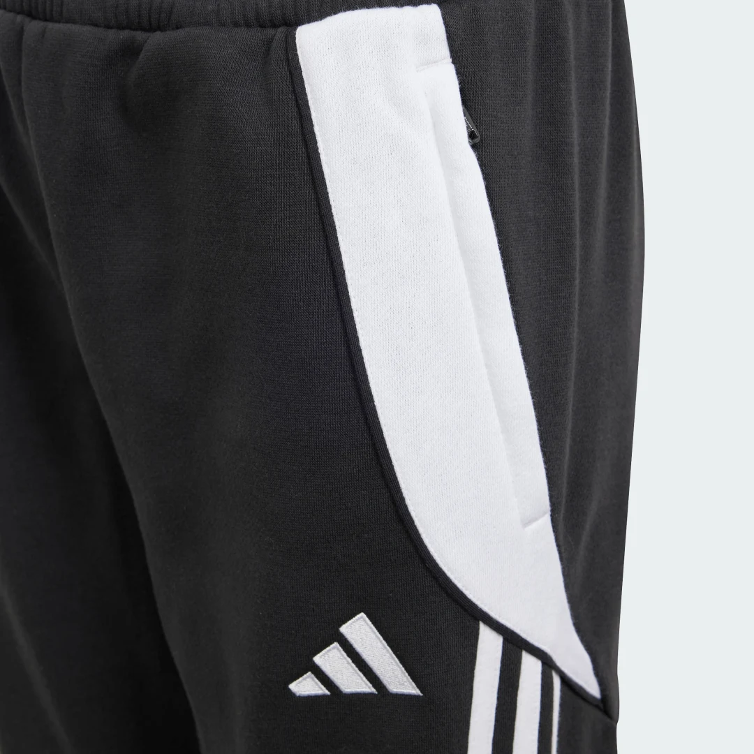 Thumbnail 2 de Pantalón Tiro 24 (Adolescentes) de Adidas — comodidad y libertad para seguir el ritmo escolar y deportivo