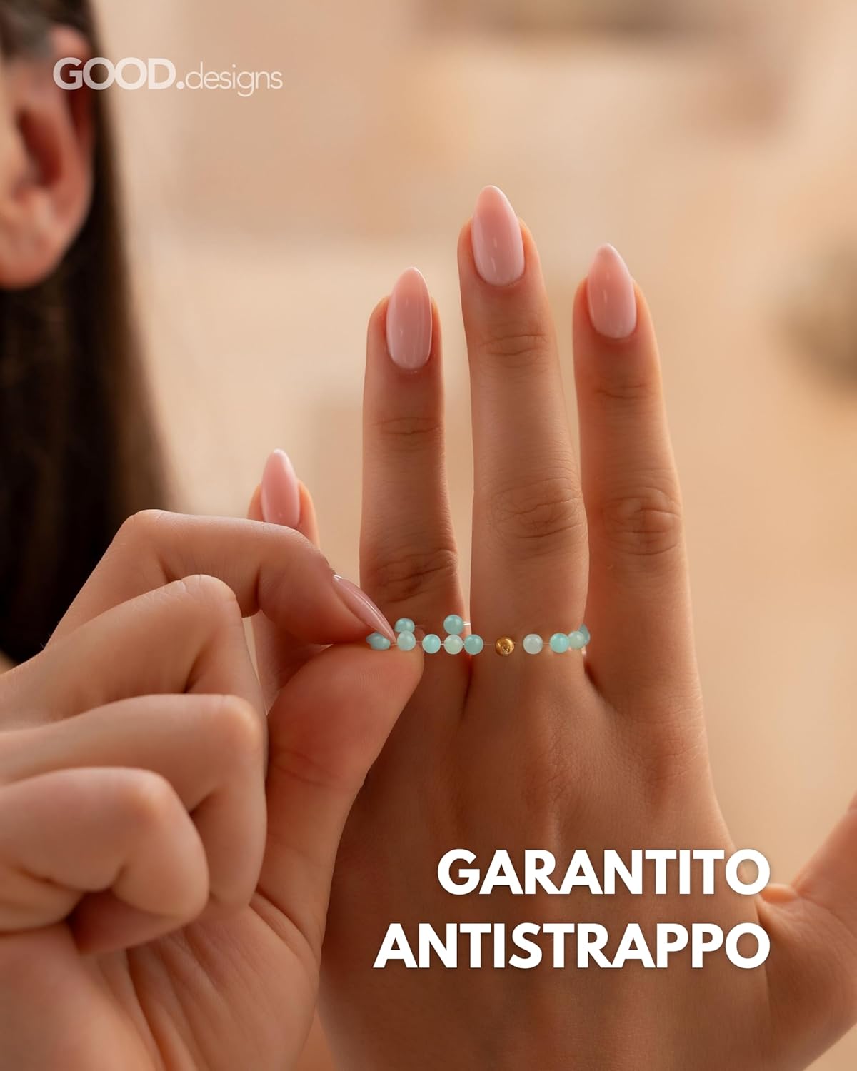 Detalle 2 de GD GOOD.designs anello antistress con pietre naturali e perlina placcata oro 18K, misura 54-60