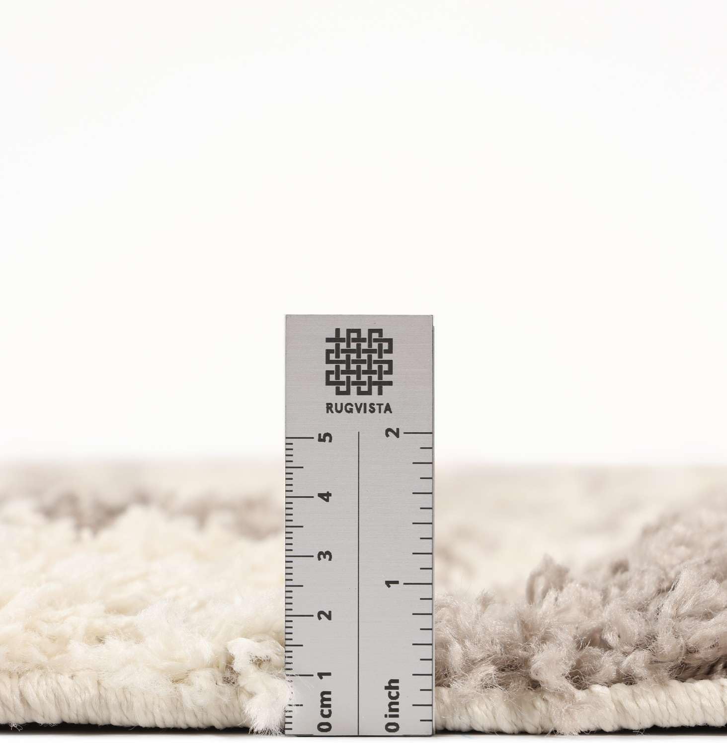 Detalle de RugVista Chessie tapijt 140 x 200 cm, greige/offwhite, middelhoge pool