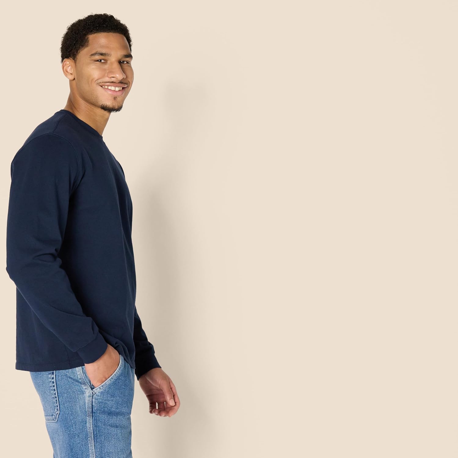Thumbnail 2 de Amazon Essentials Men’s Heavyweight Relaxed-Fit Long-Sleeved T-Shirt in Navy (XXL)