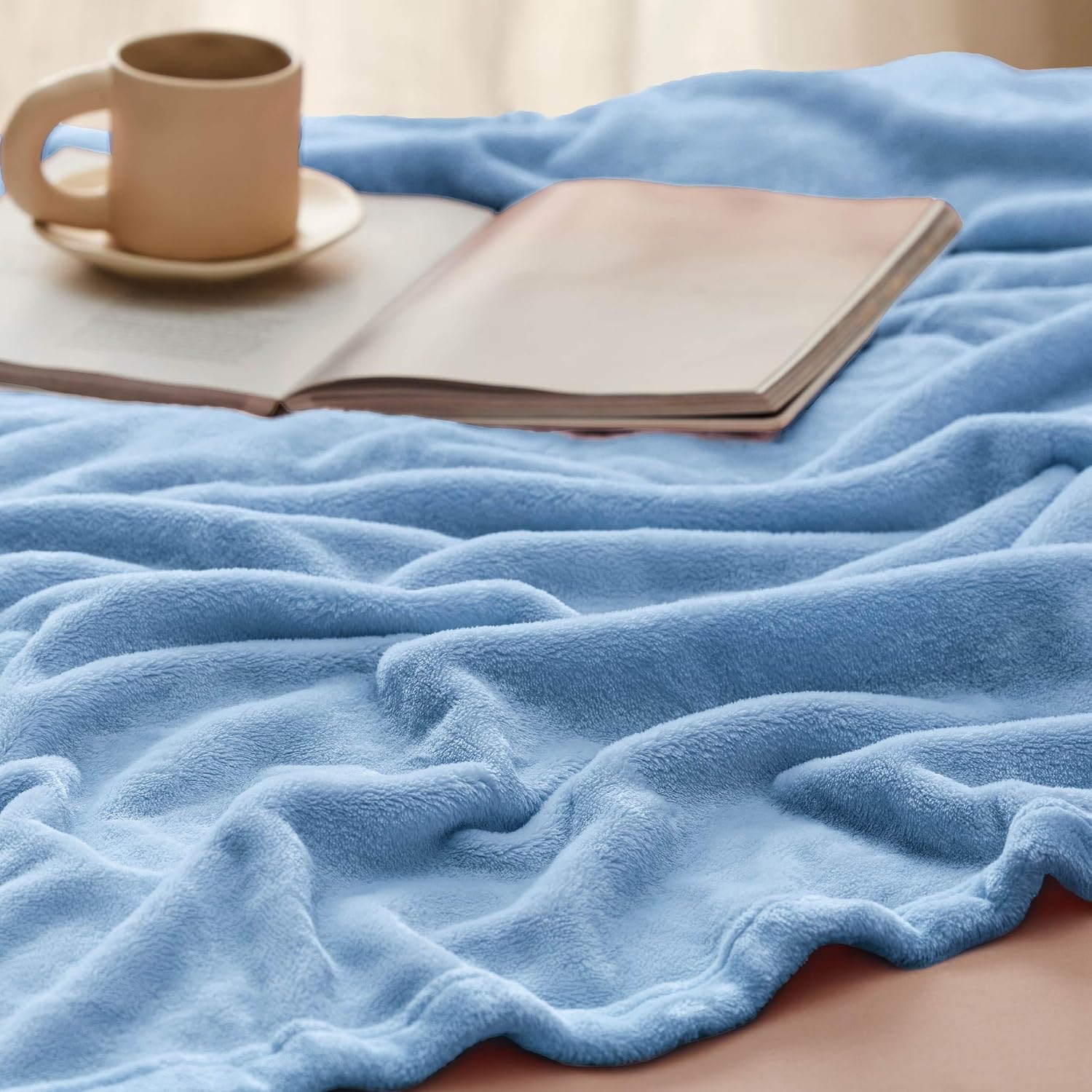 Detalle 1 de Bedsure Queen Flannel Fleece Blanket, Washed Blue, 90 x 90 Inches