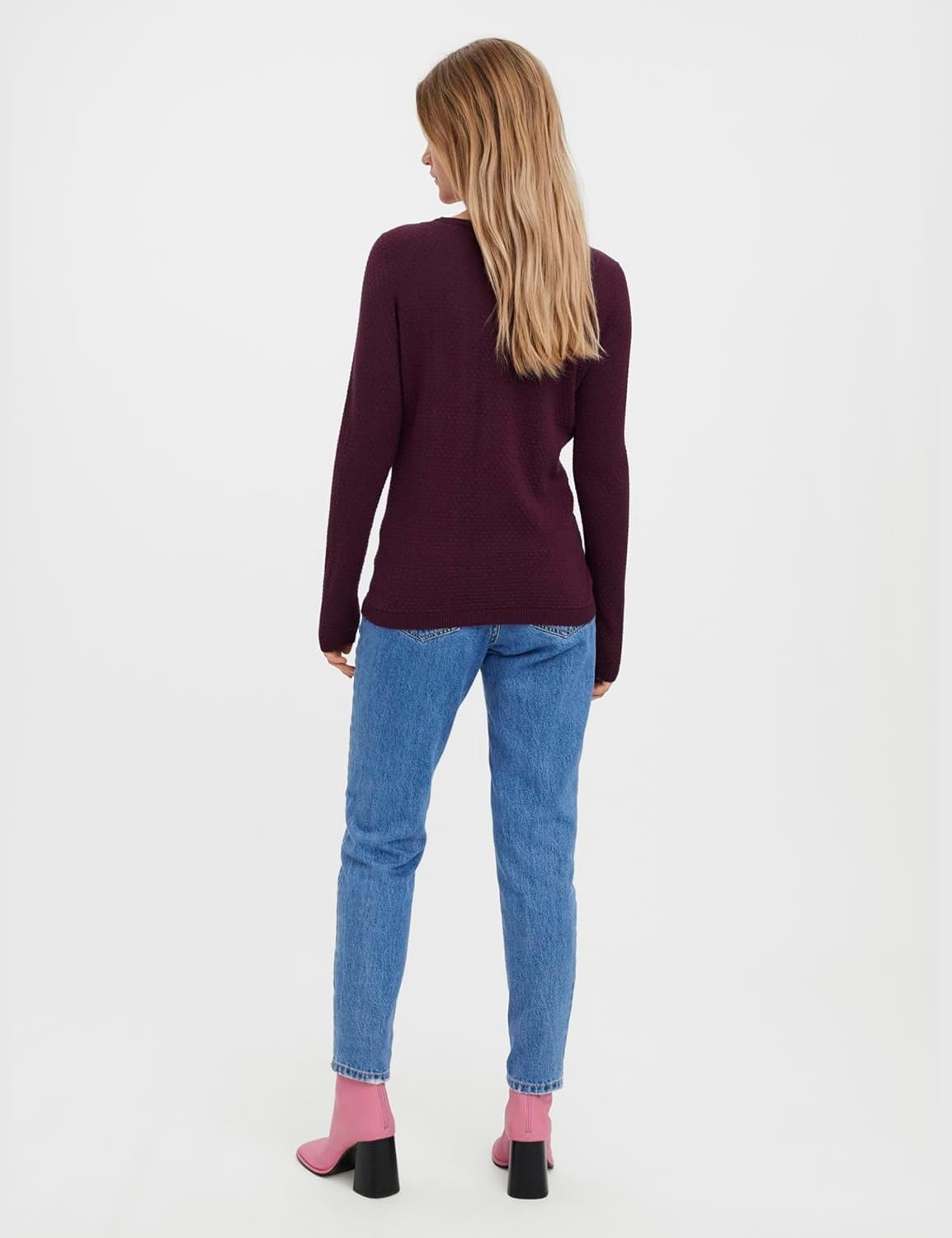 Detalle 2 de VERO MODA VMCARE Knitted Pullover: A Practical Regular-Fit Knit for Everyday Wear