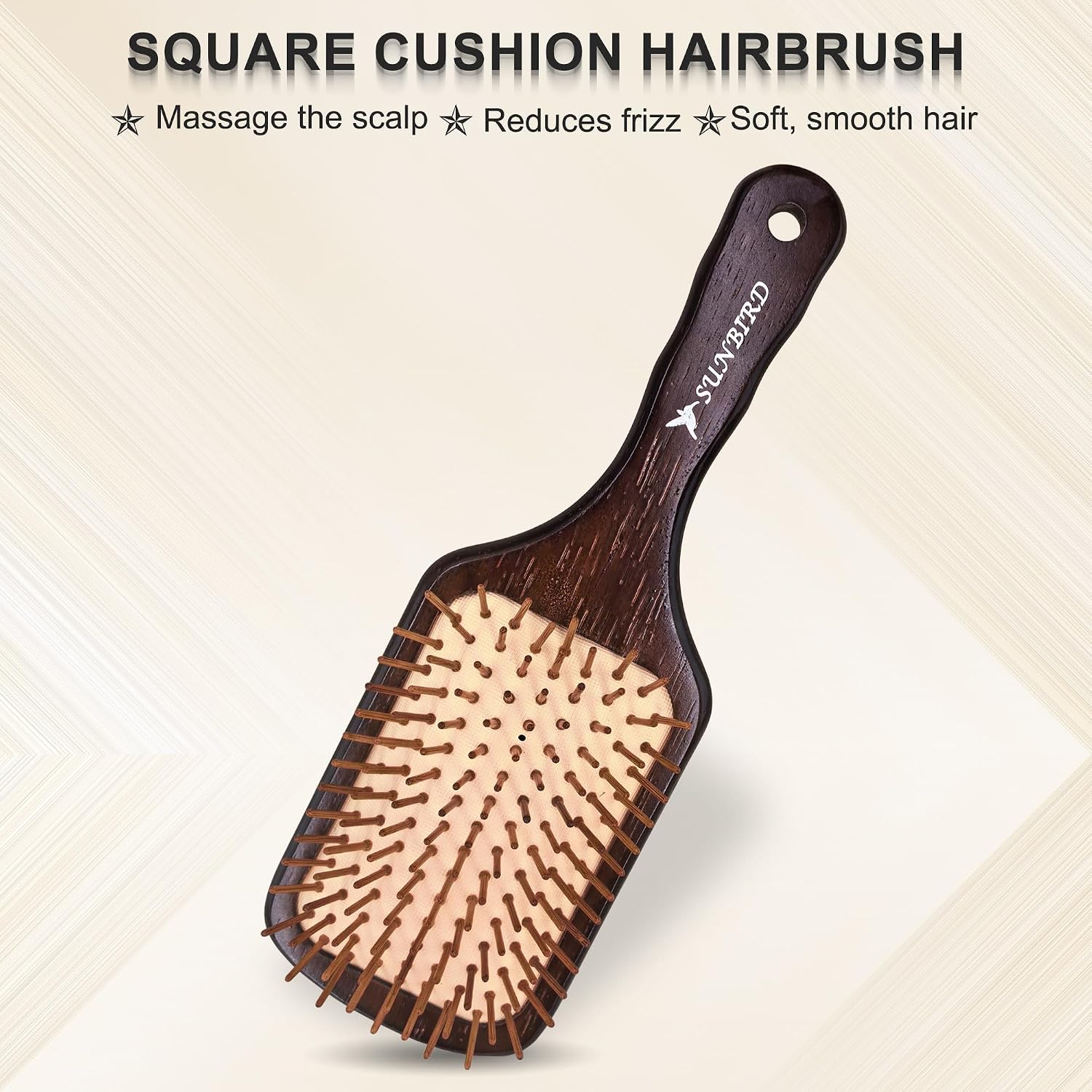 Detalle 2 de Wooden Square Hair Brush with Bamboo Bristles