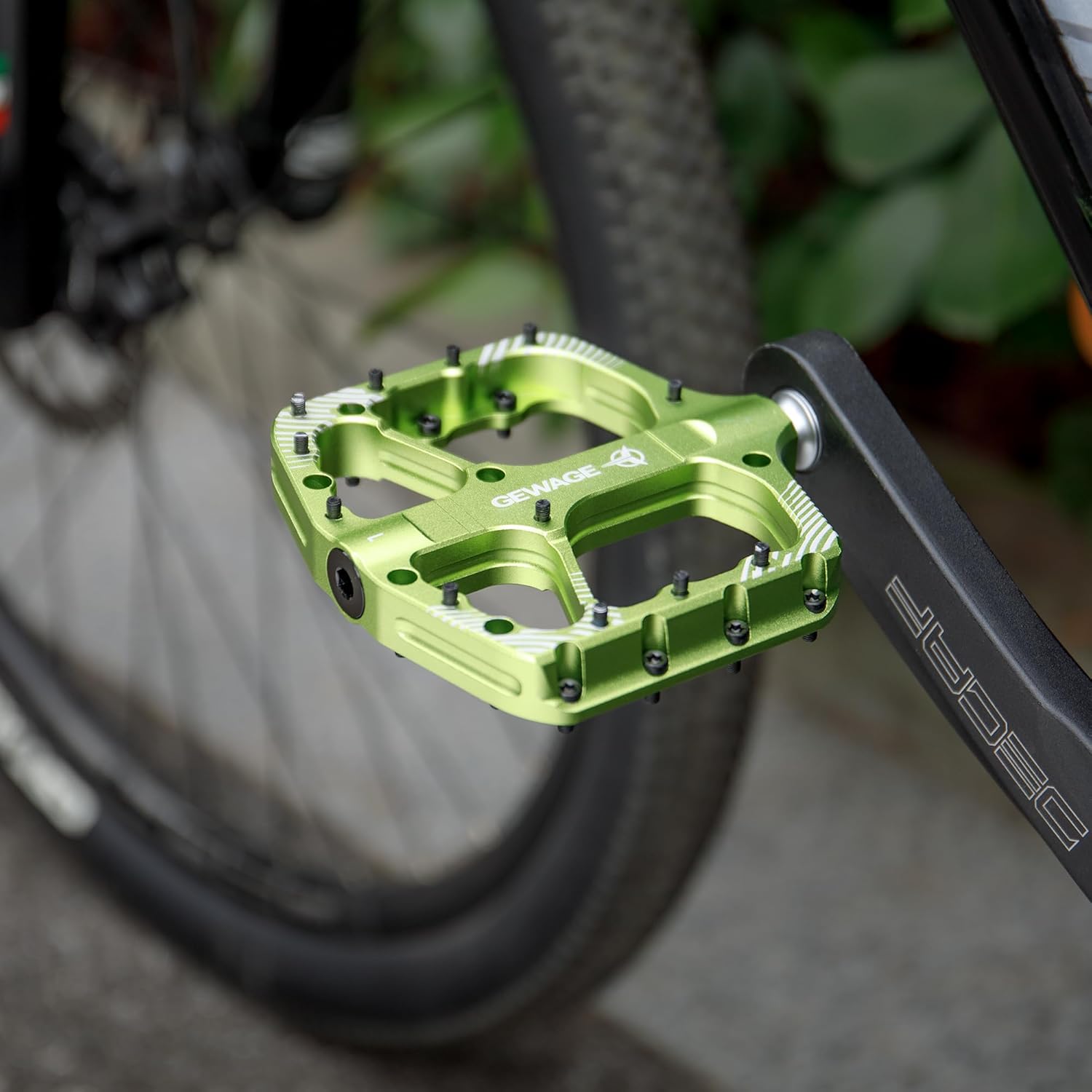 Thumbnail 1 de GEWAGE pédales VTT CNC aluminium avec roulements à billes et à aiguilles (24 picots antidérapants)
