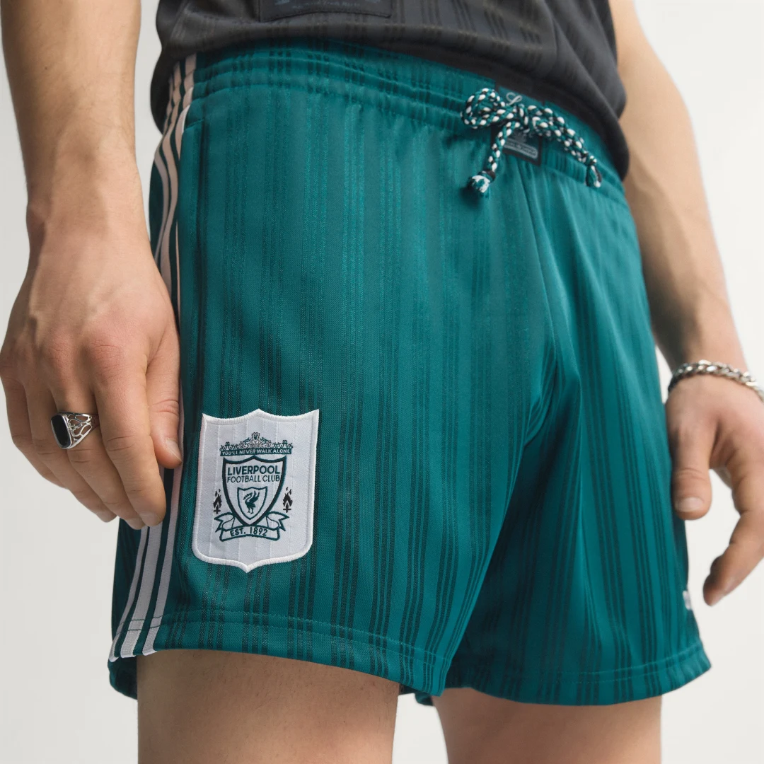 Thumbnail 2 de Pantalón corto Liverpool FC segunda equipación 95 de Adidas