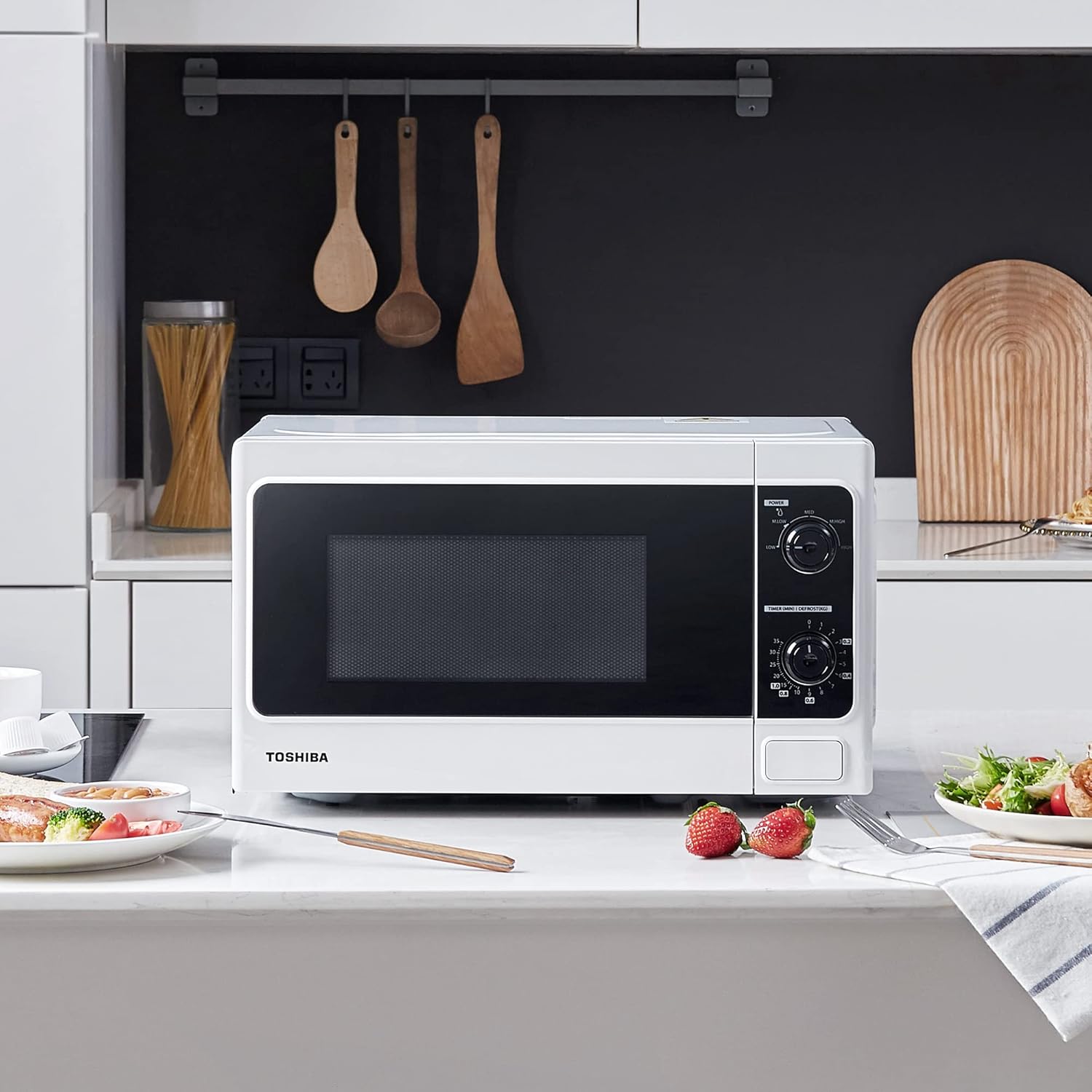 Thumbnail 1 de TOSHIBA MM-MM20P(WH) 20 L microwave with 800W