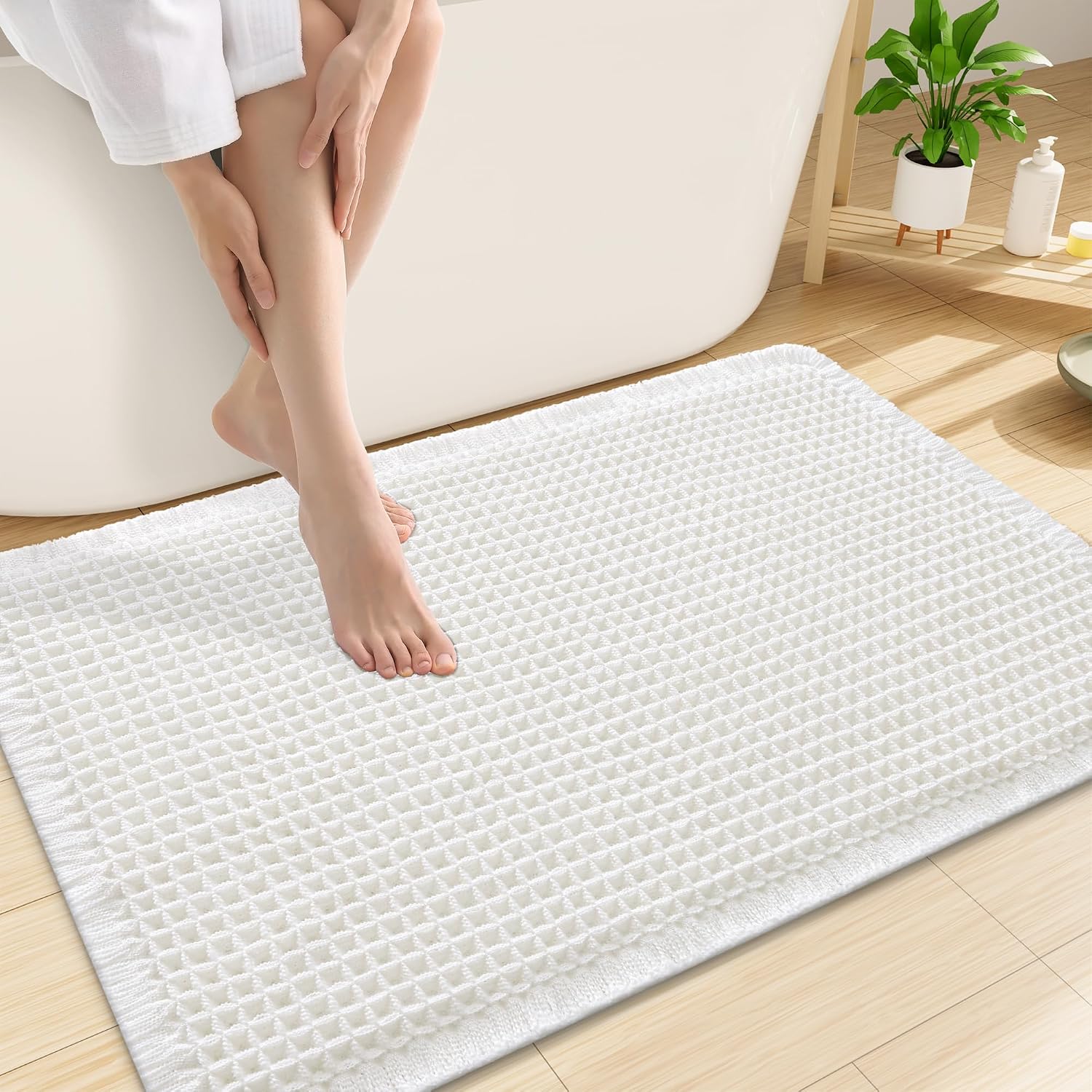 Detalle de Smiry Waffle Bath Mat 30x20 — Extra Soft, Highly Absorbent, Non-Slip & Machine Washable
