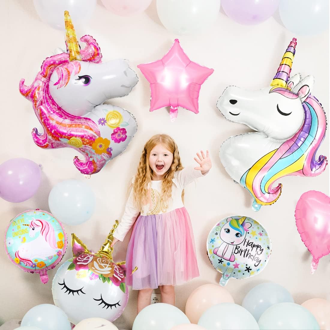 Thumbnail 5 de Décoration d’anniversaire licorne 4 Ans – Ballons aluminium n°4 et ballons géants licorne (ensemble)