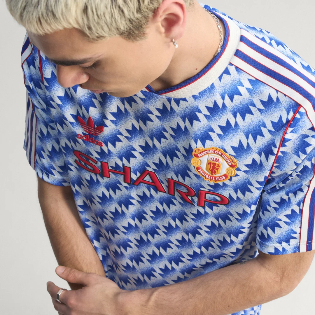 Detalle de Camiseta segunda equipación Manchester United 90 de Adidas
