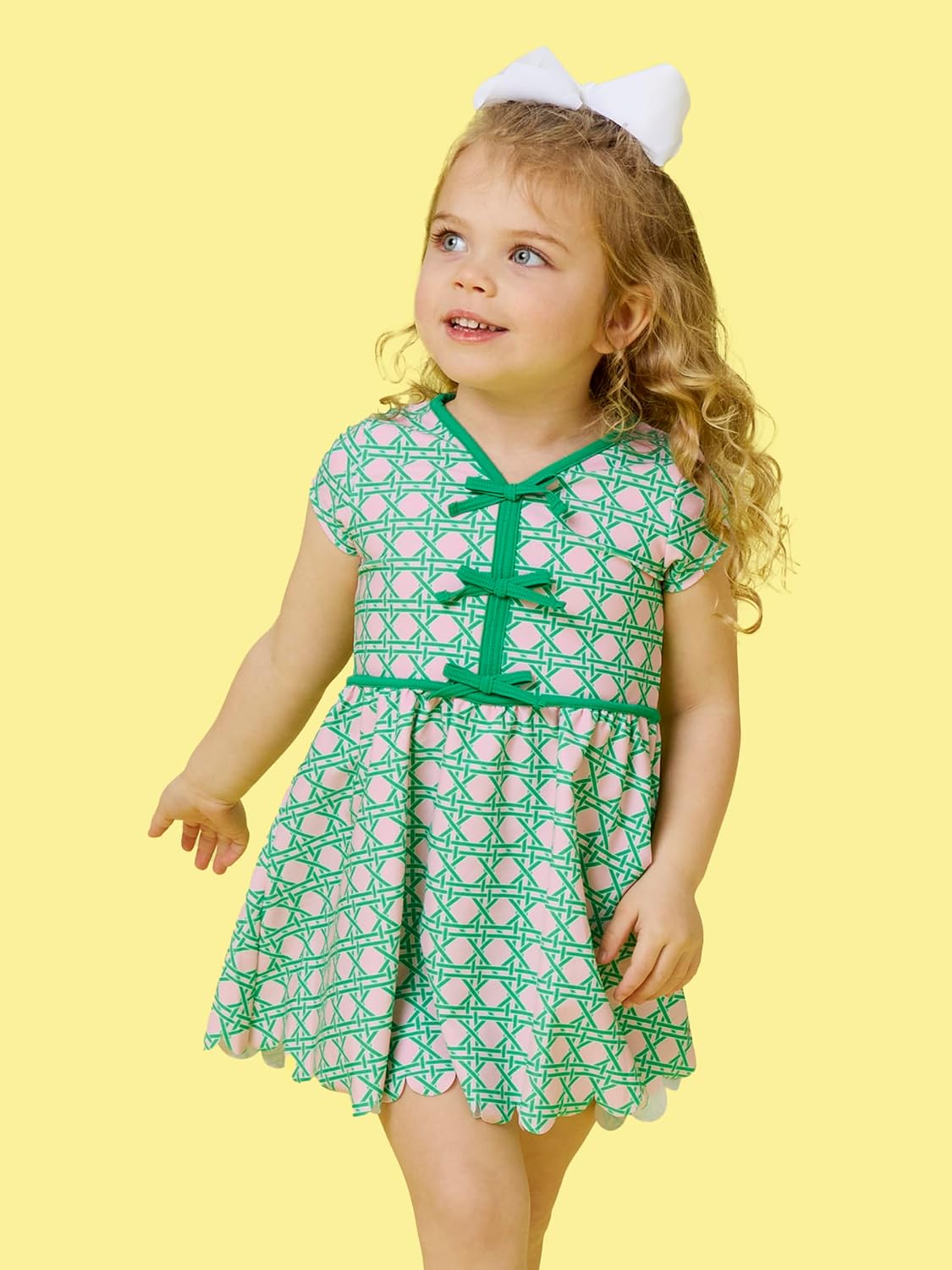Detalle 2 de RuffleButts Girls' Dress and Bike Shorts Set