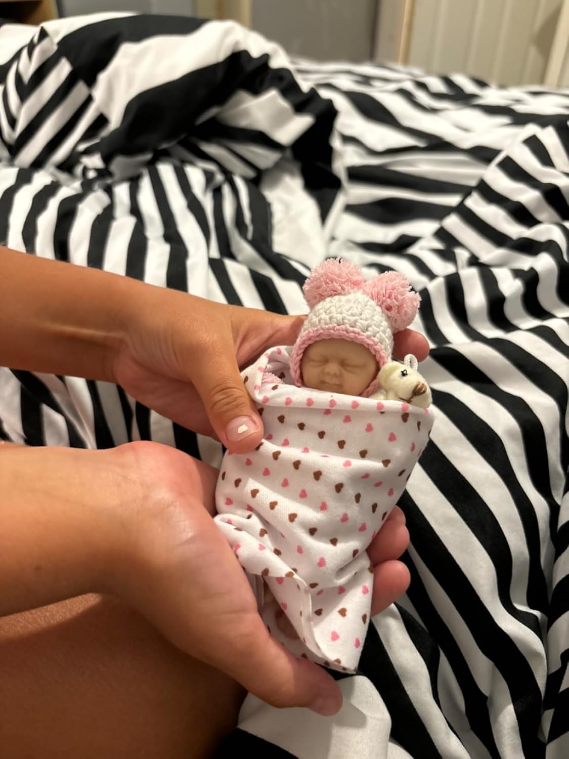 Detalle 2 de Newtotlove Mini Silicone Baby Doll, 4.5-Inch