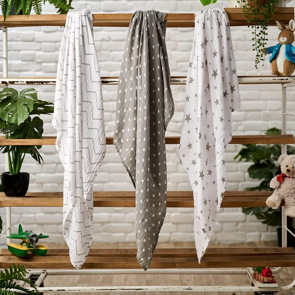 Thumbnail 3 de Bloomsbury Mill - Lot de 3 Grands Langes en Mousseline pour Bébé, 120 cm x 120 cm, 100% Coton Biologique, Gris et Blanc