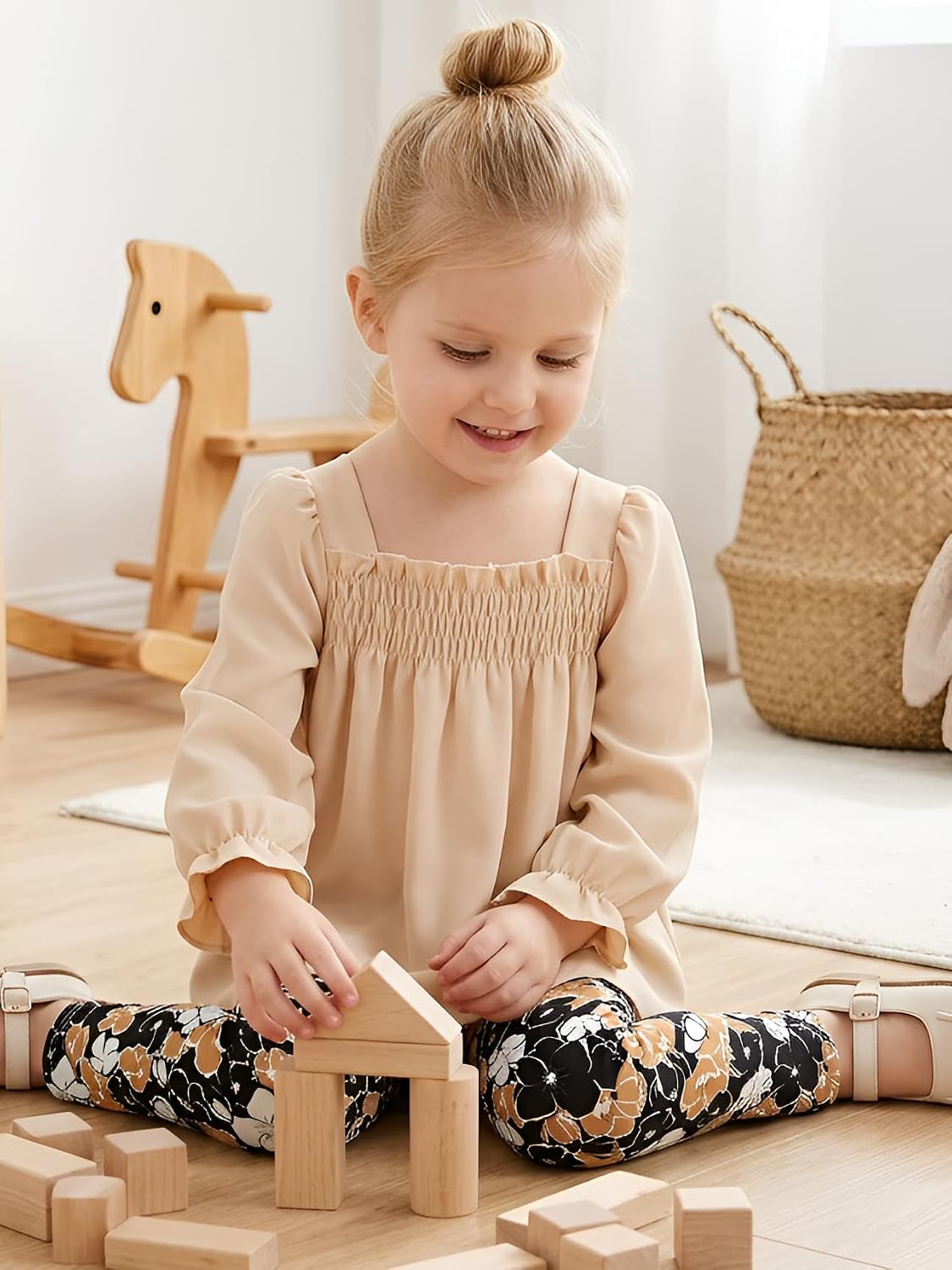 Detalle de Toddler Girl Clothing Set, Sizes 3T–8 Years