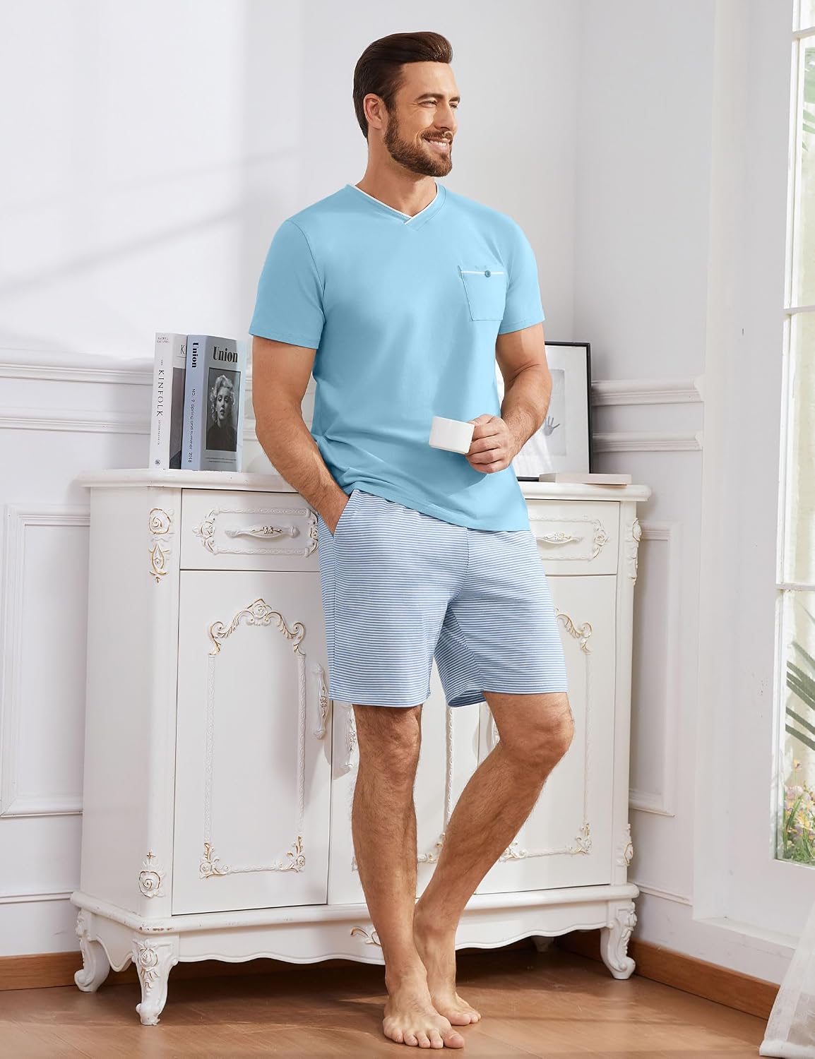 Thumbnail 6 de Atforna Schlafanzug Herren Kurz Set aus Baumwolle – Zwei Teile (Kurzarmshirt + gestreifte Pyjamahose)