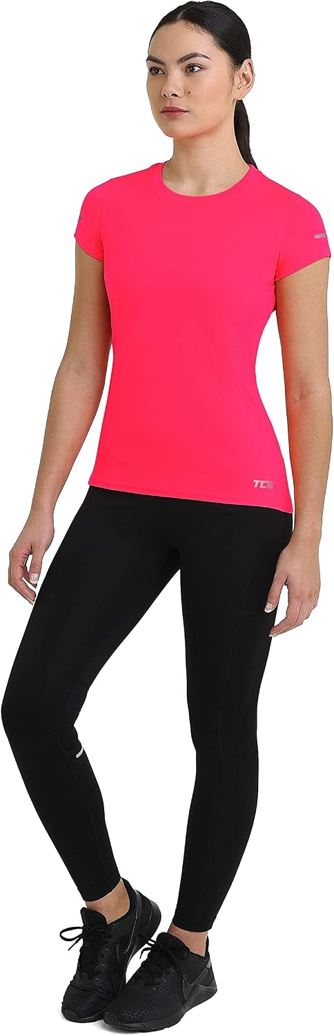 Detalle de TCA Women's Atomic Short Sleeve QuickDry Gym Top: practical support for workouts