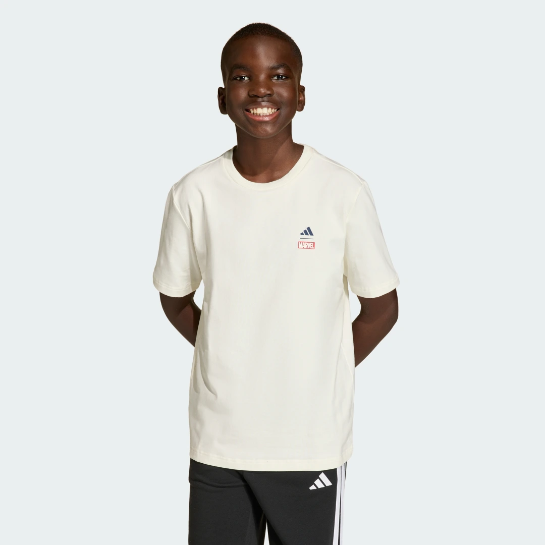 Detalle de ADIDAS Marvel Spider-Man Graphics T-Shirt – camiseta blanca para fans que buscan comodidad y estilo