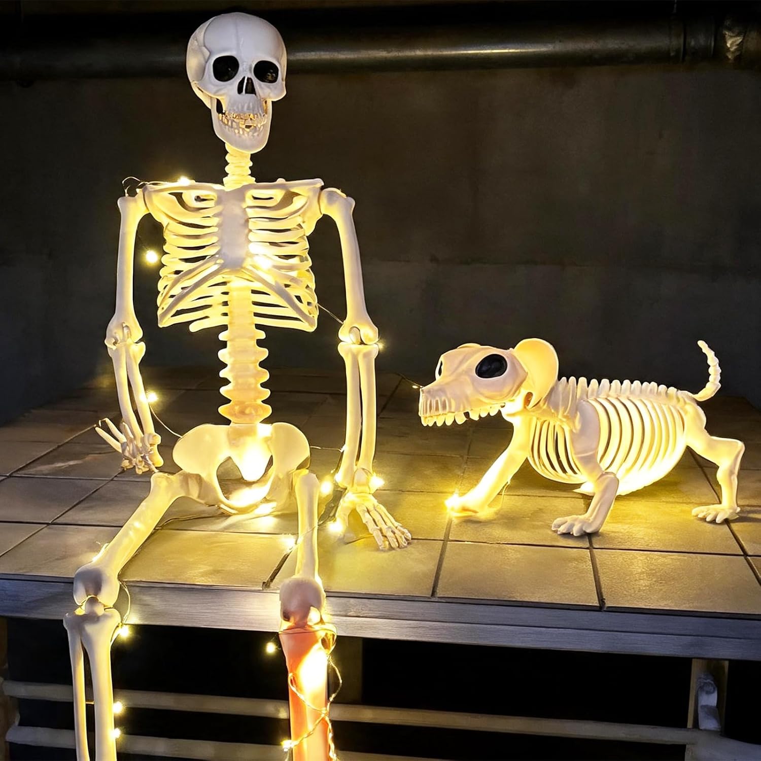 Detalle 2 de UZYZMS Skeleton-Human-Dog Lighted Halloween Skeleton Set with 2 Light Strings