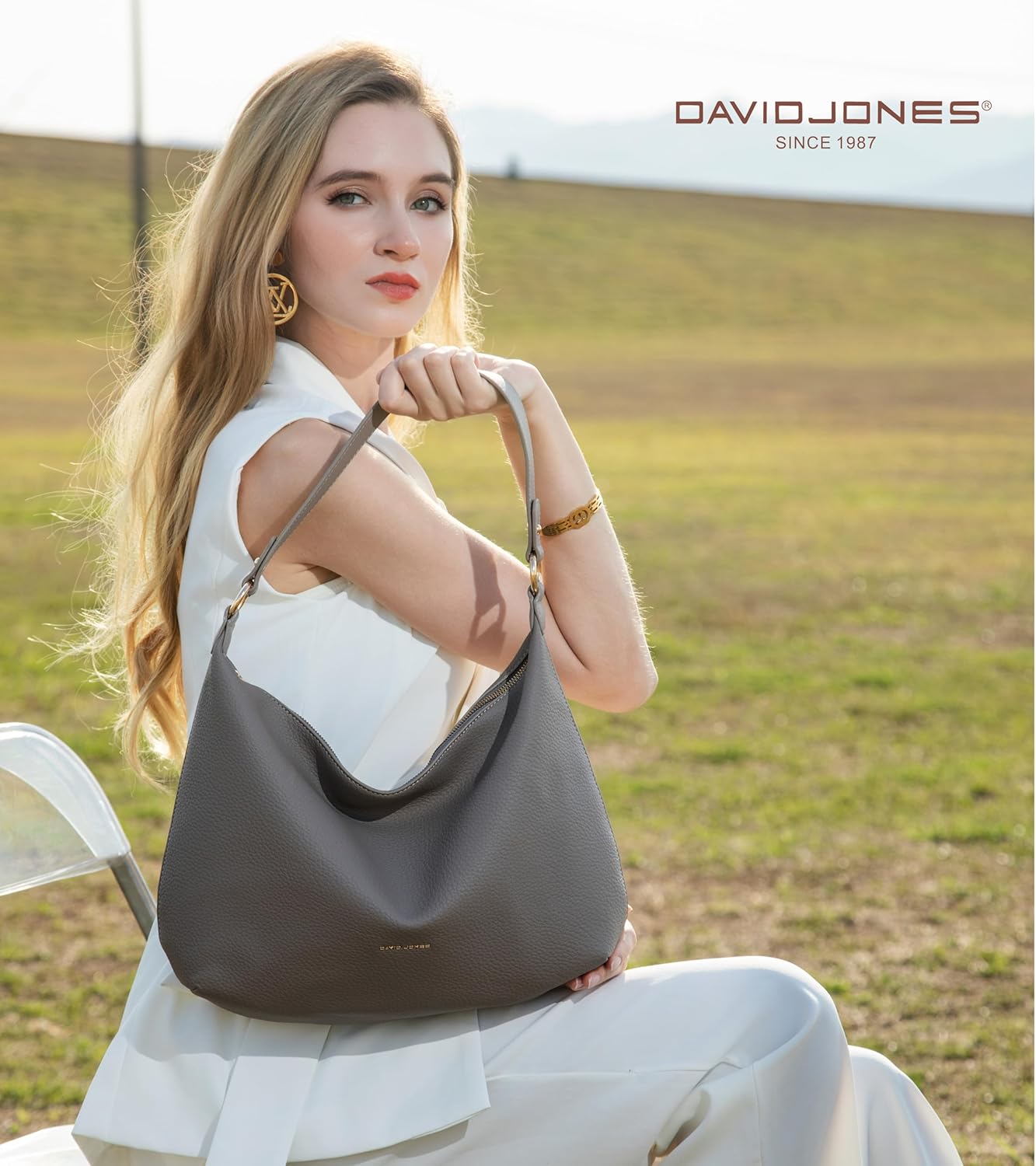 Thumbnail 1 de David Jones Hobo cabas beige en simili cuir souple, porté épaule et bandoulière ajustable