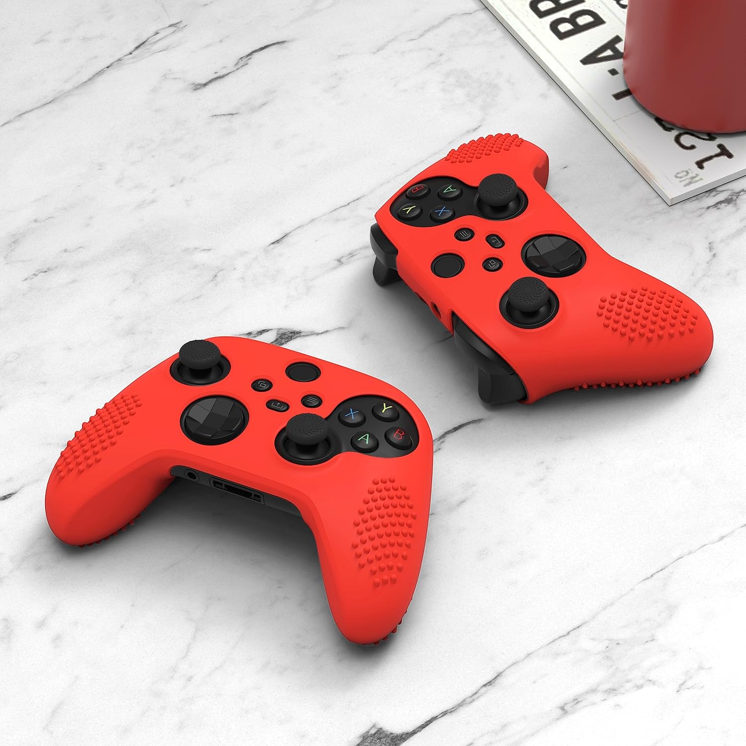 Detalle de eXtremeRate PlayVital Passion Red 3D Studded Silicone Cover for Xbox Series X/S Controller (with 6 black thumb grips)