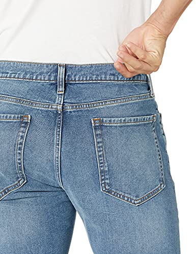 Detalle de Amazon Essentials Vaqueros acampanados lavado claro 36W
