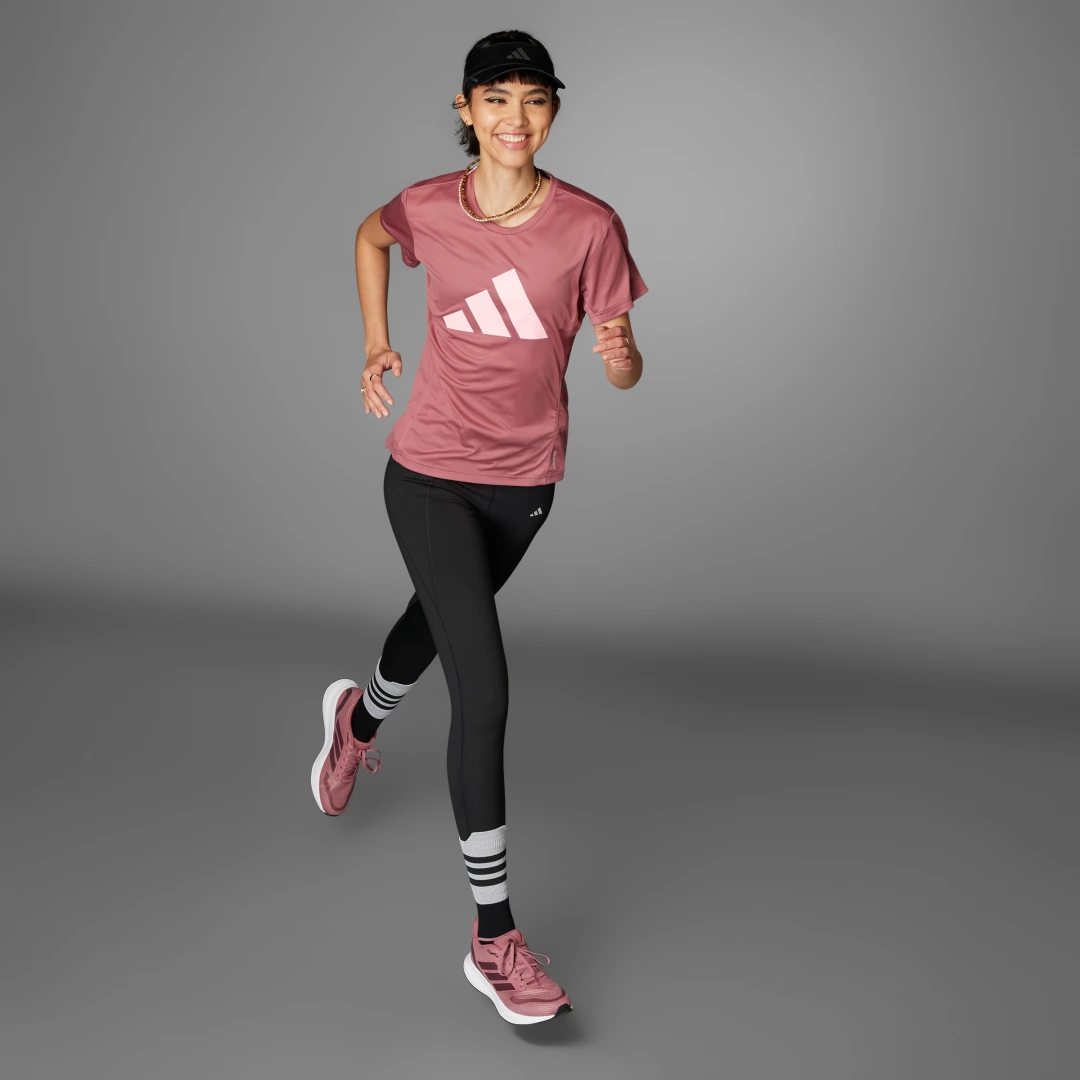 Detalle de Camiseta Run It de Adidas: color Rosa, para entrenar con comodidad