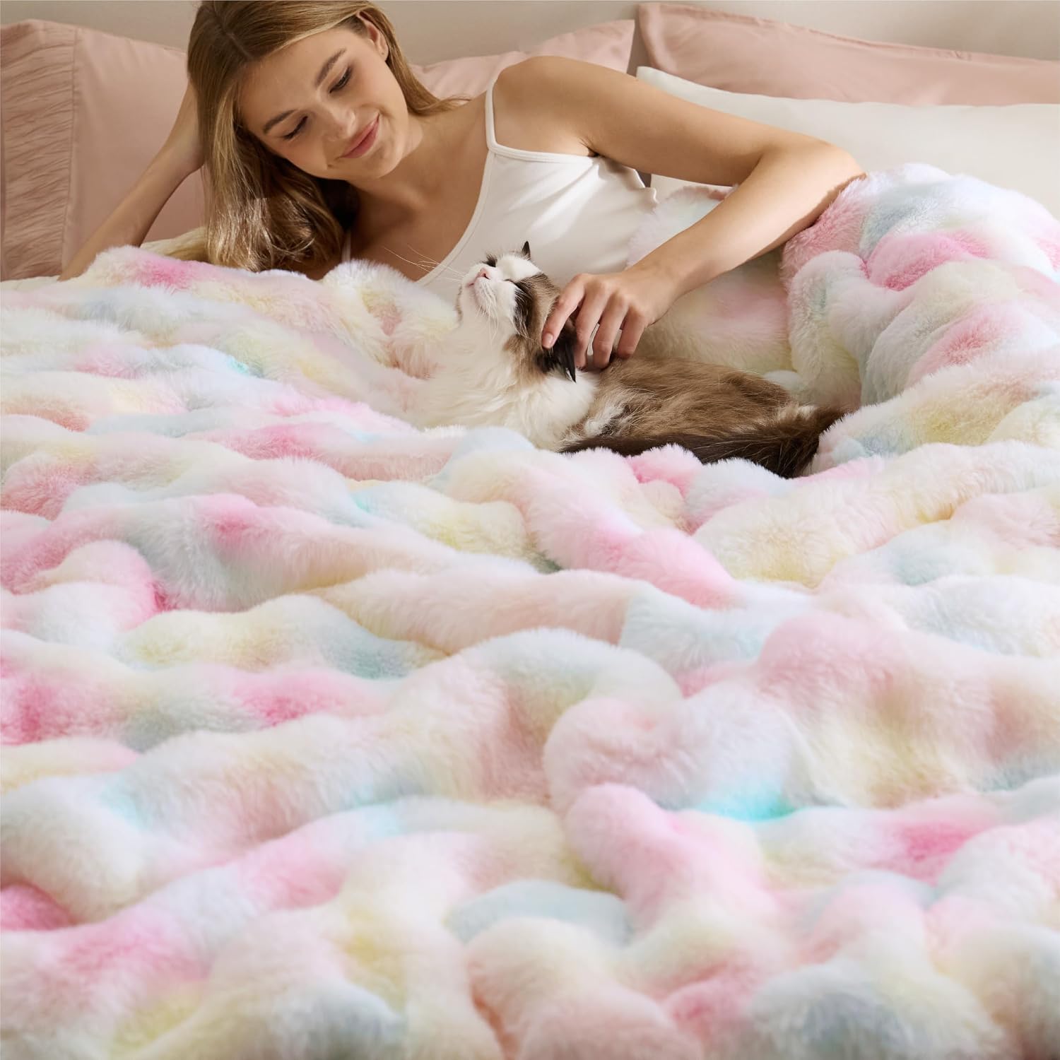 Detalle de Bedsure Faux Rabbit Fur Blanket, Queen 90" x 90", Tie-Dye Rainbow