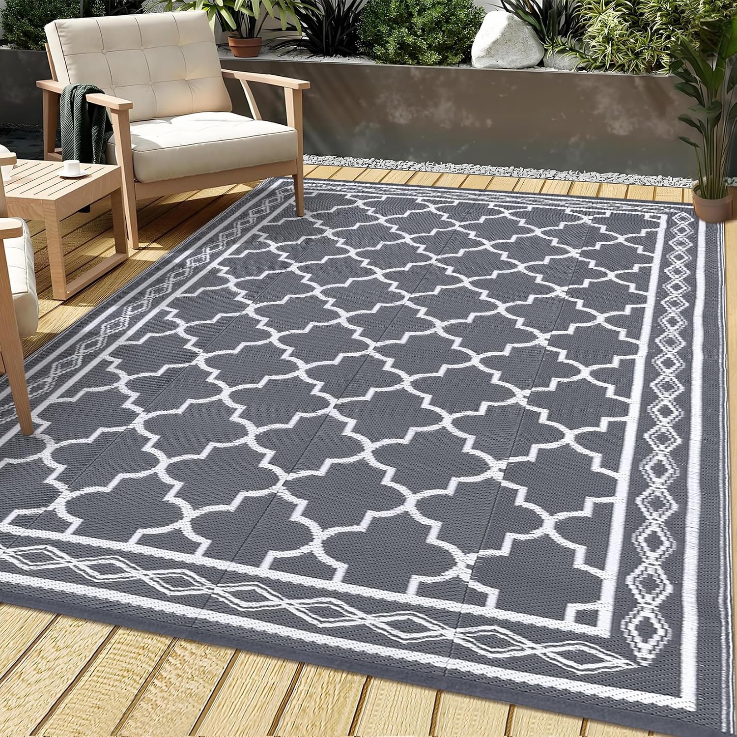 Detalle de Waterproof Outdoor Plastic Straw Rug 150 x 240 cm – Modern Geometric Reversible Patio Rug