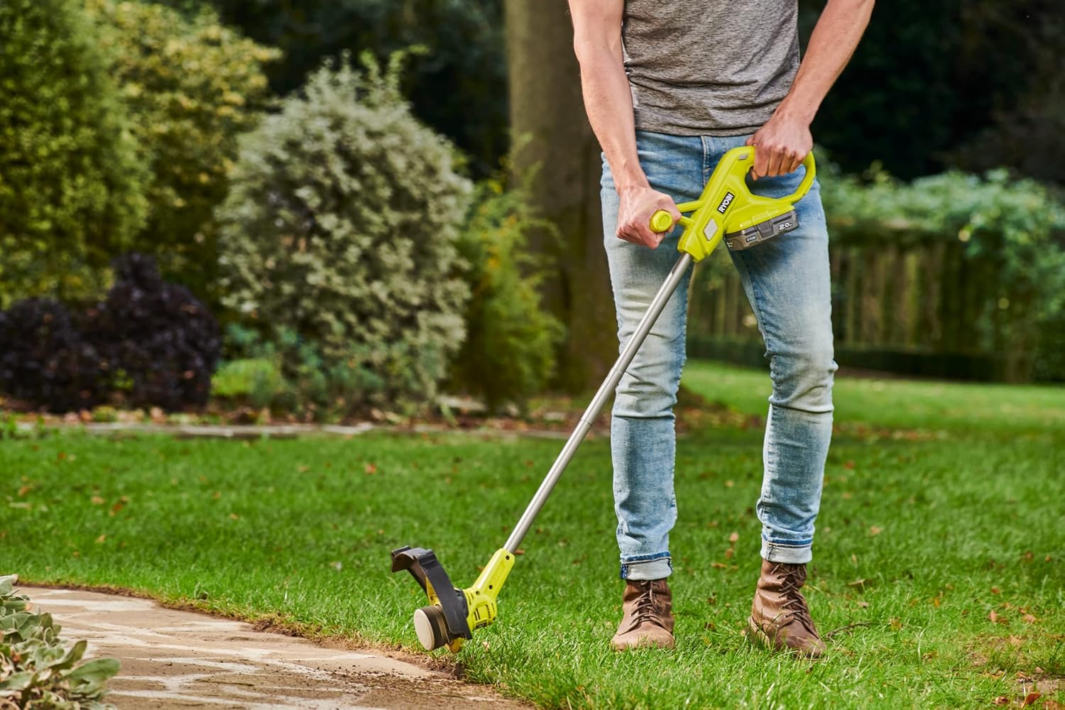 Detalle 2 de Ryobi 18V ONE+ Cordless Grass Trimmer RY18LT23A-0 (23 cm) – Edge/Trim with EasyEdge, no battery or charger